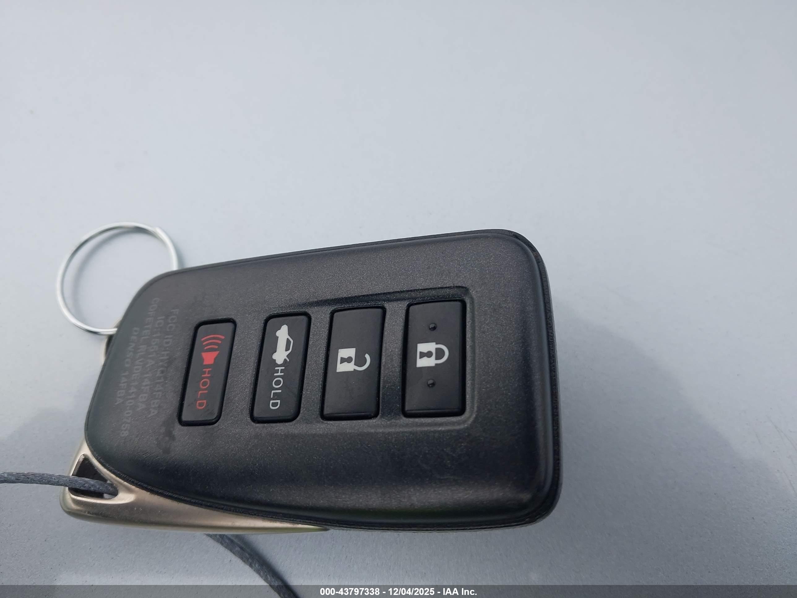 LEXUS ES image 11