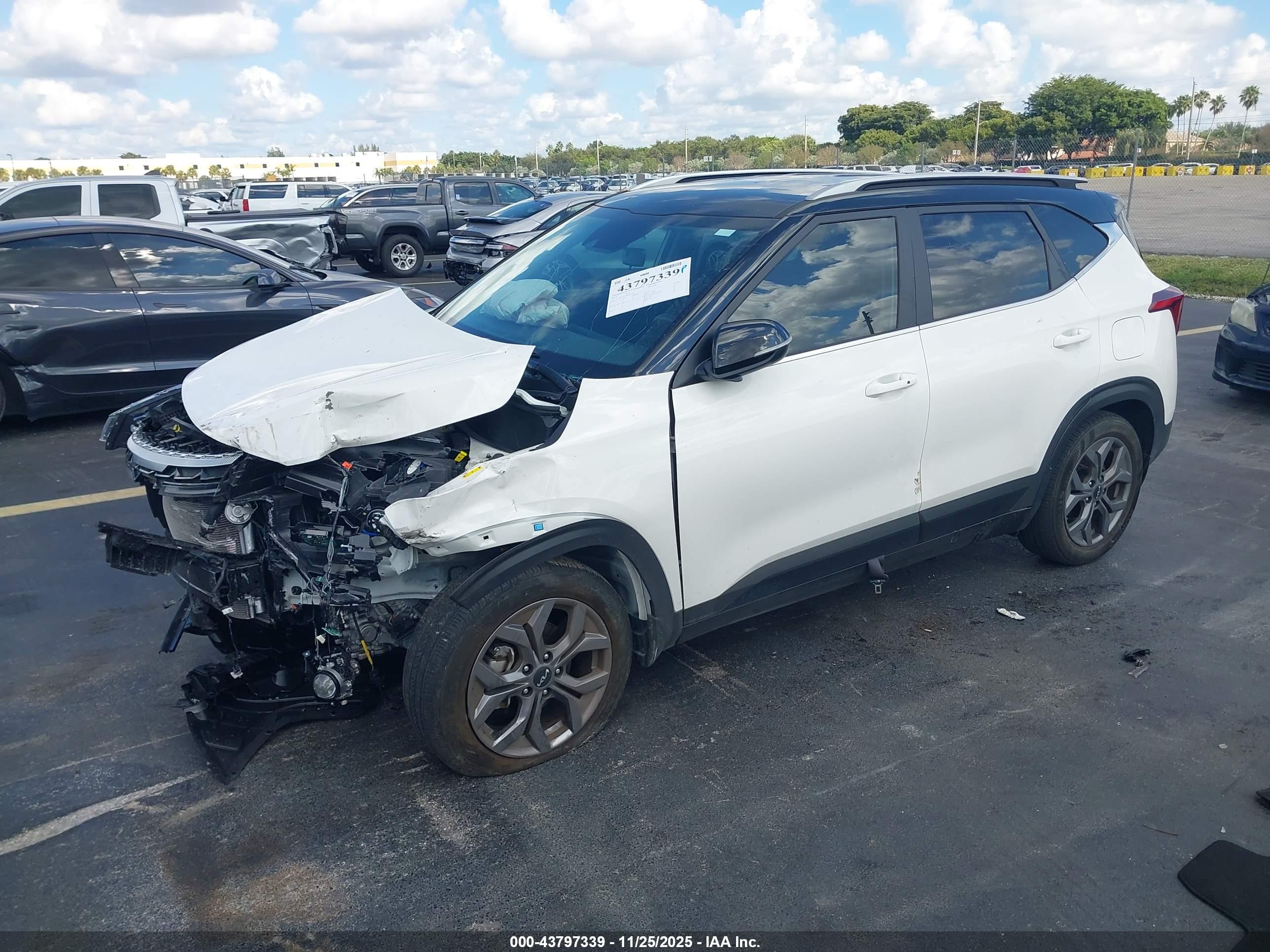 KIA SELTOS image 2