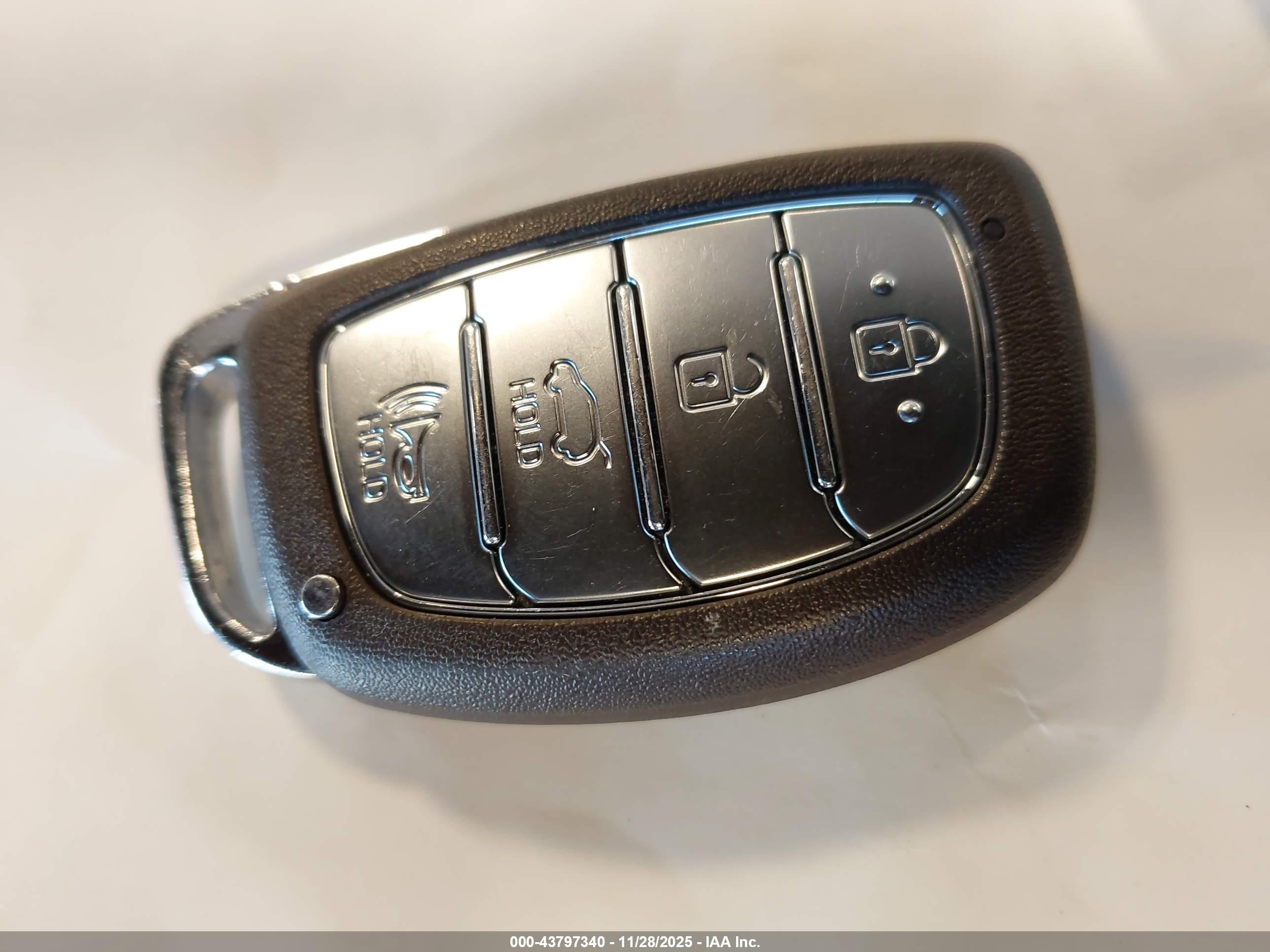 HYUNDAI IONIQ image 11