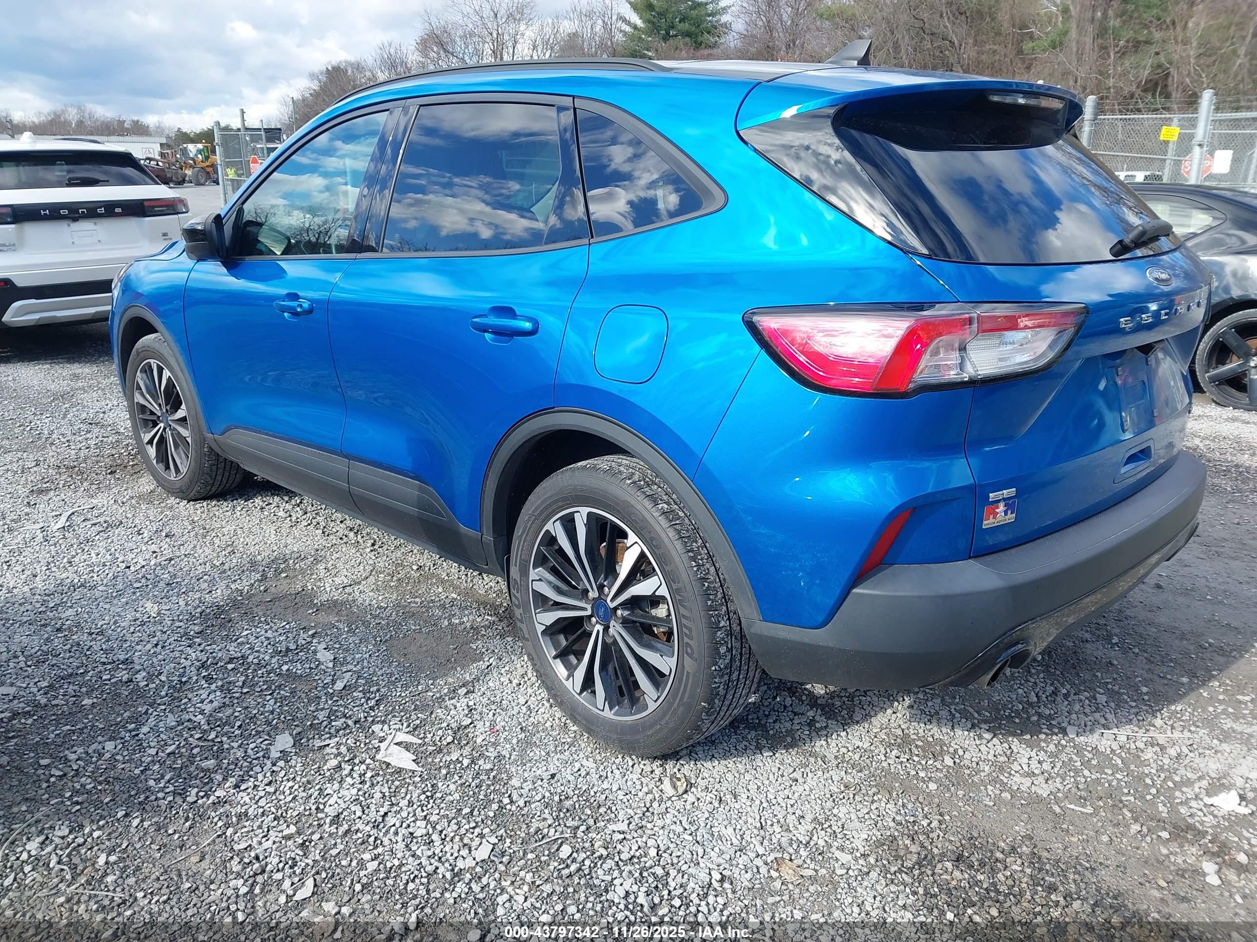 FORD ESCAPE image 3