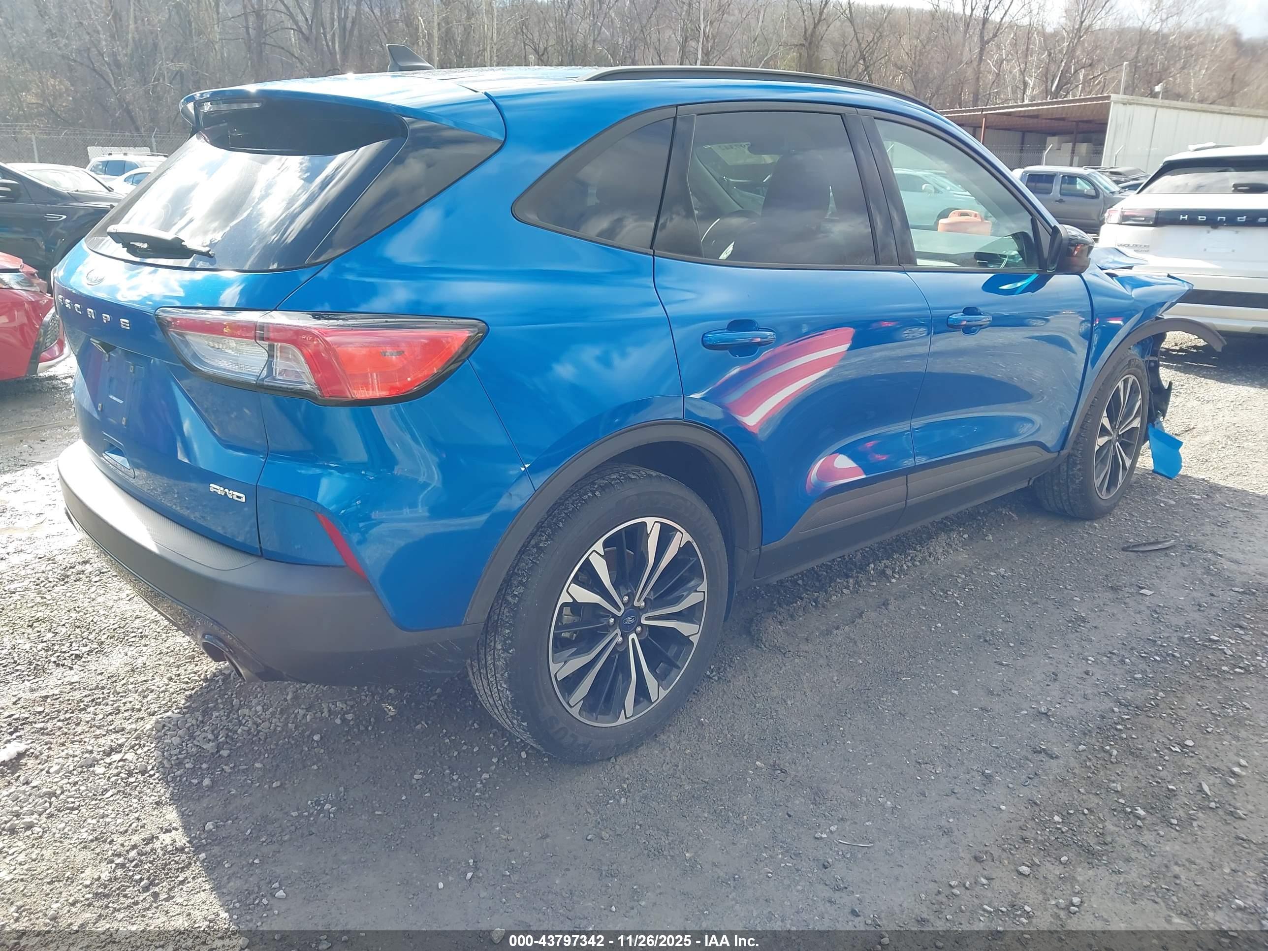 FORD ESCAPE image 4