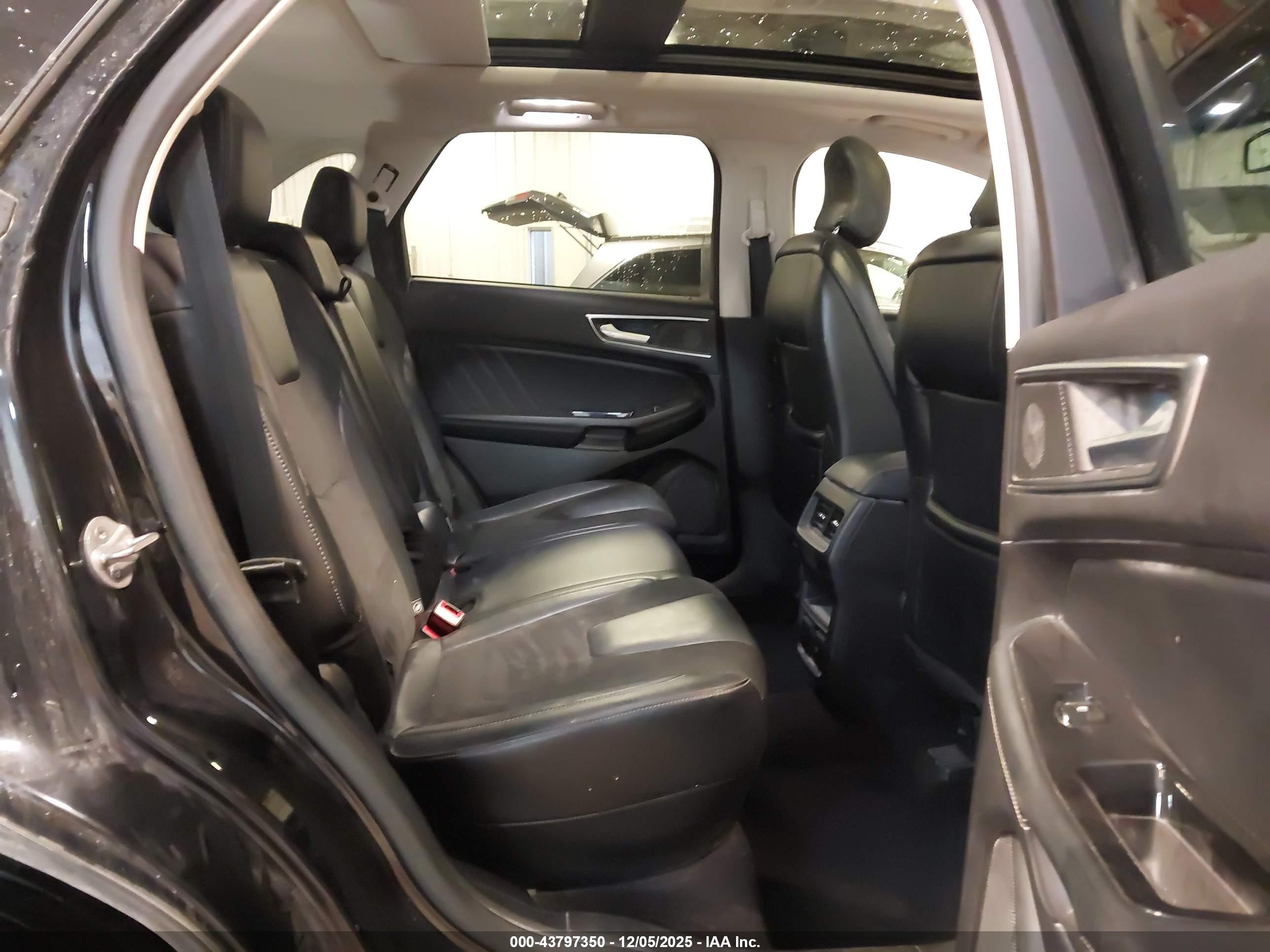 FORD EDGE image 8