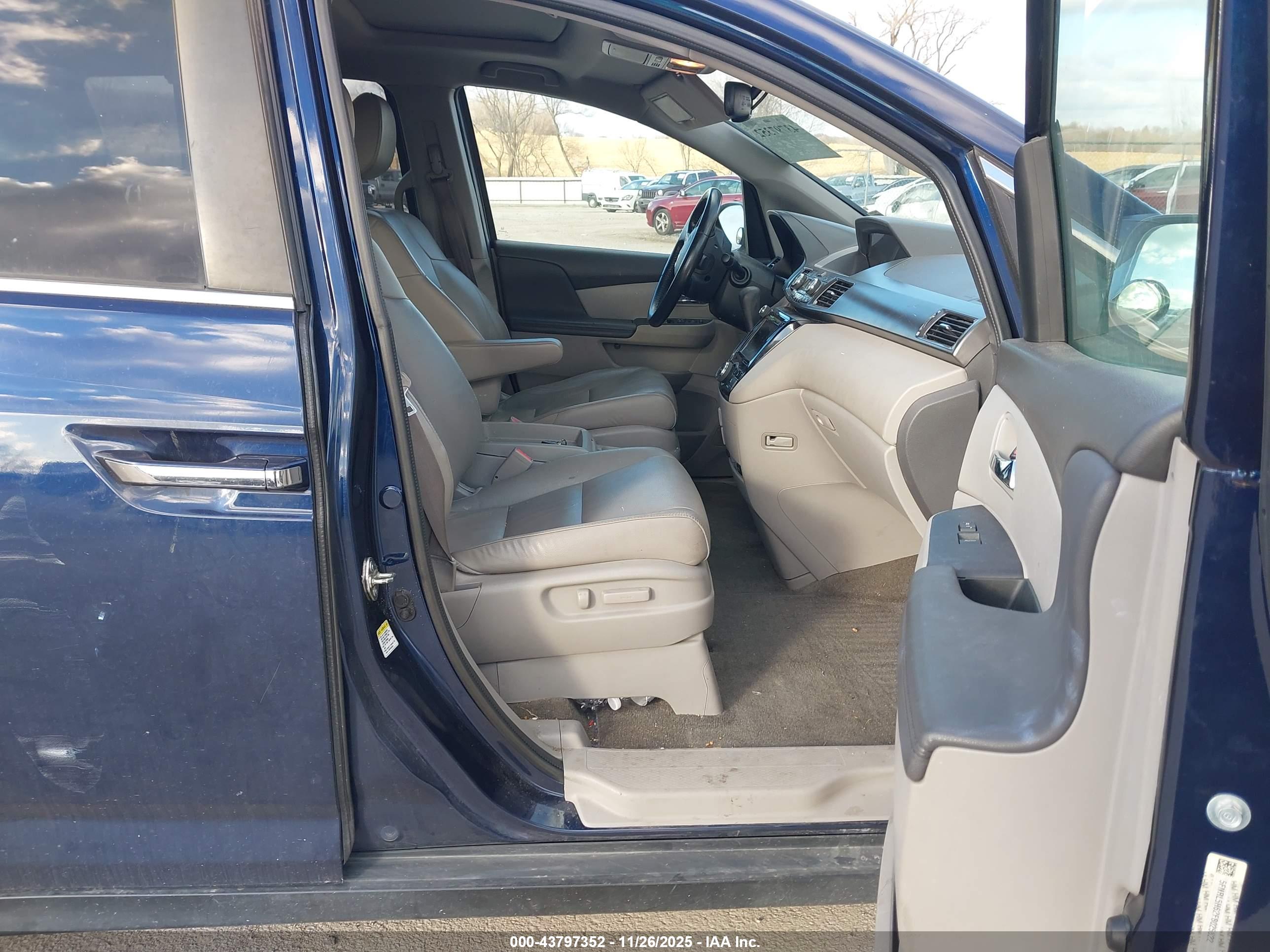HONDA ODYSSEY image 5