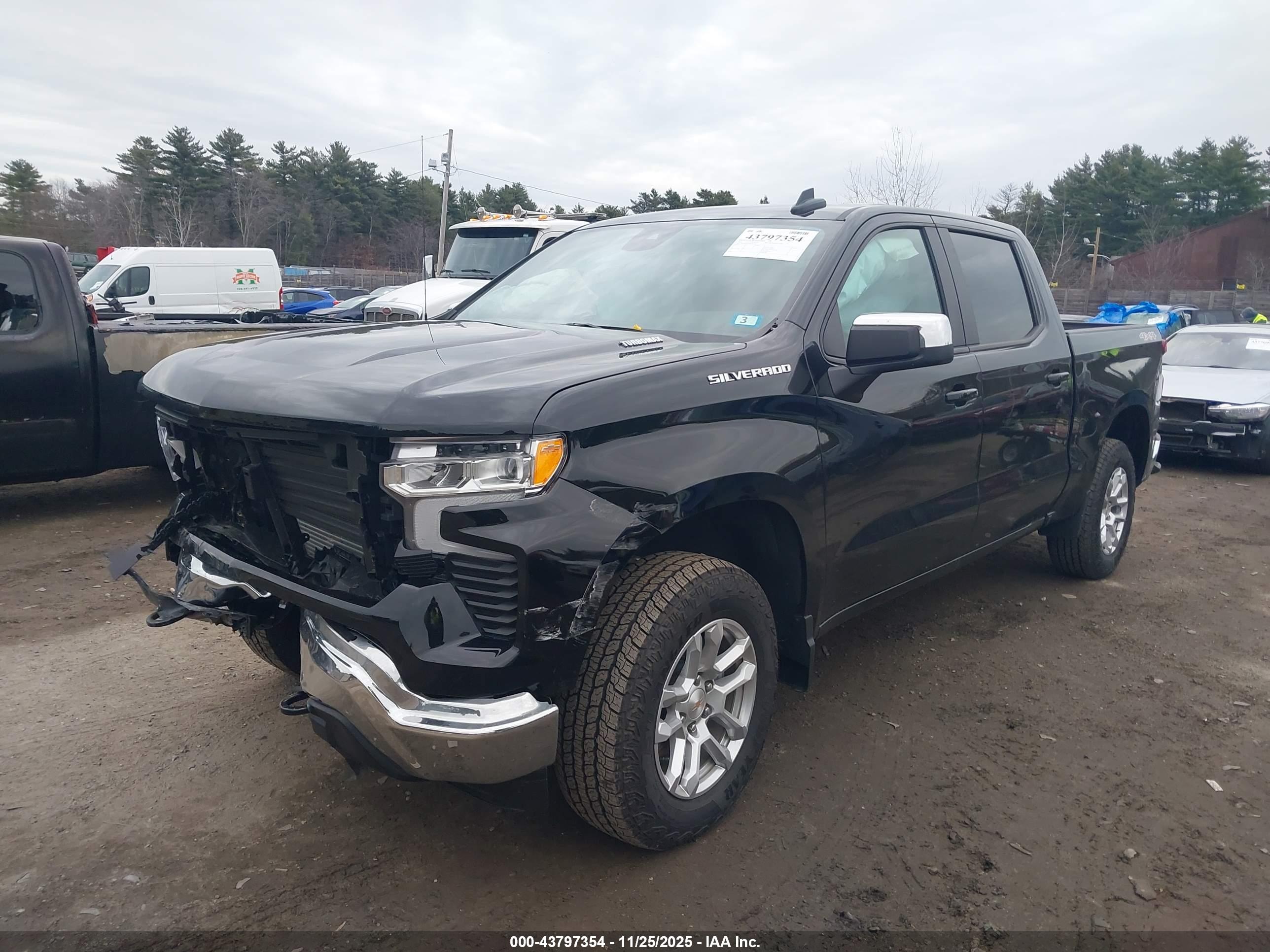 CHEVROLET SILVERADO image 2