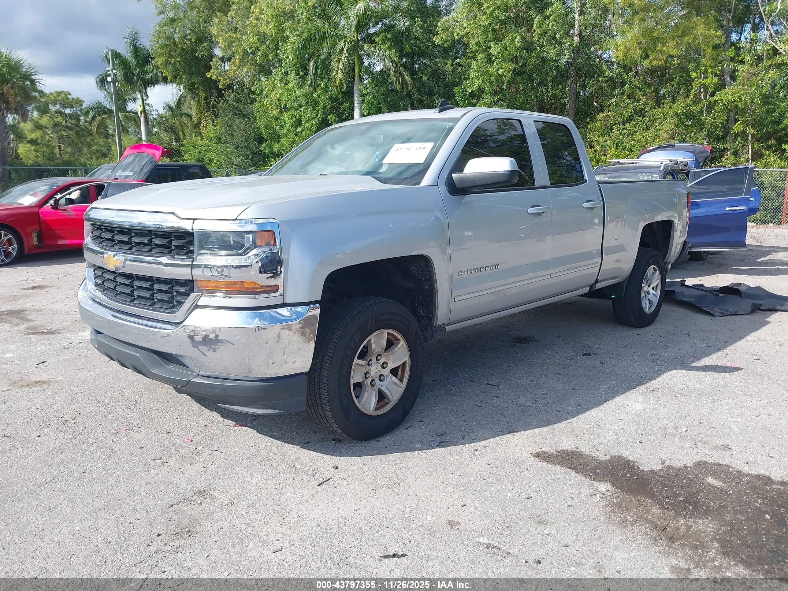 CHEVROLET SILVERADO image 2