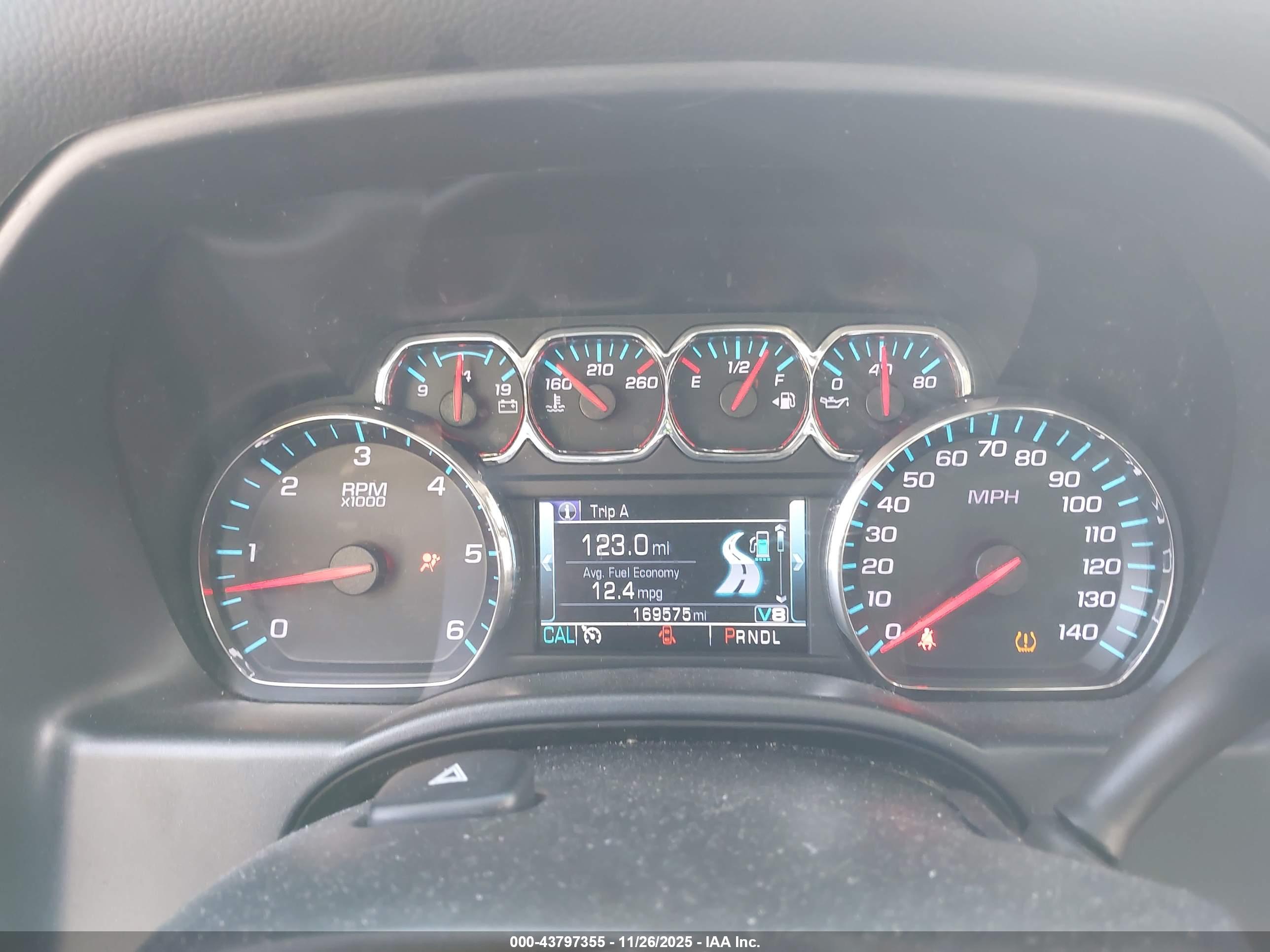 CHEVROLET SILVERADO image 7
