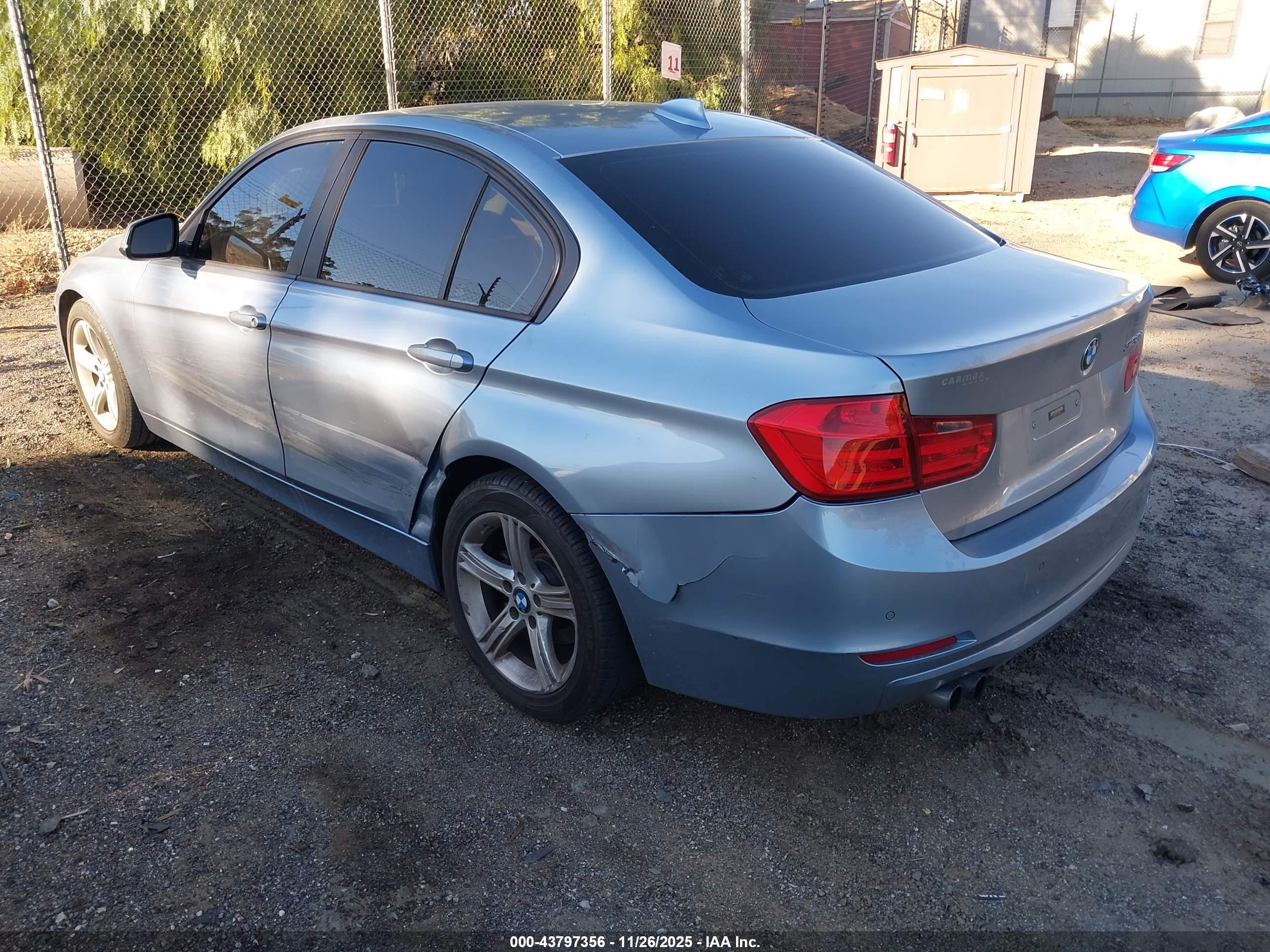 BMW 328I image 3