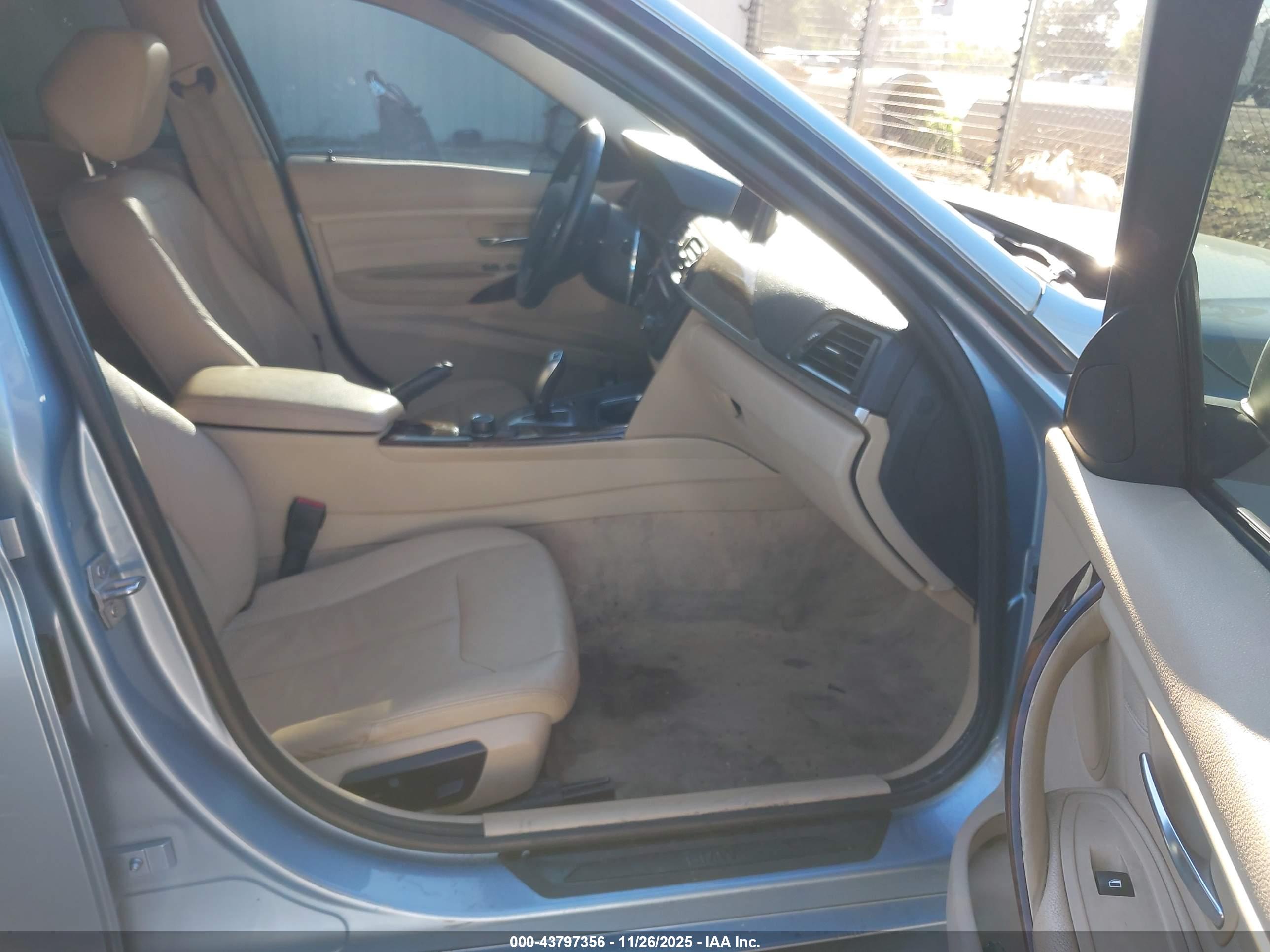 BMW 328I image 5