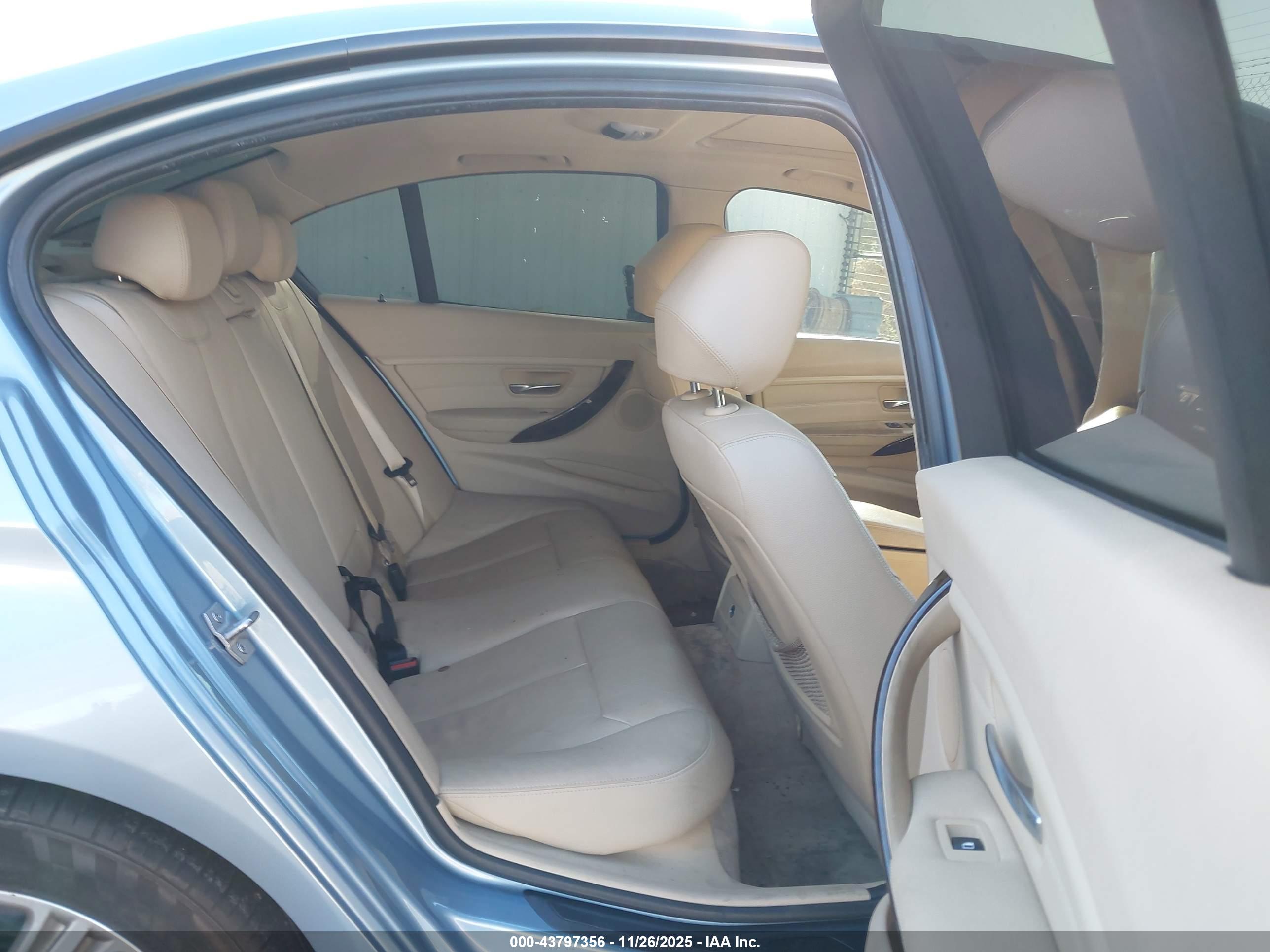 BMW 328I image 8