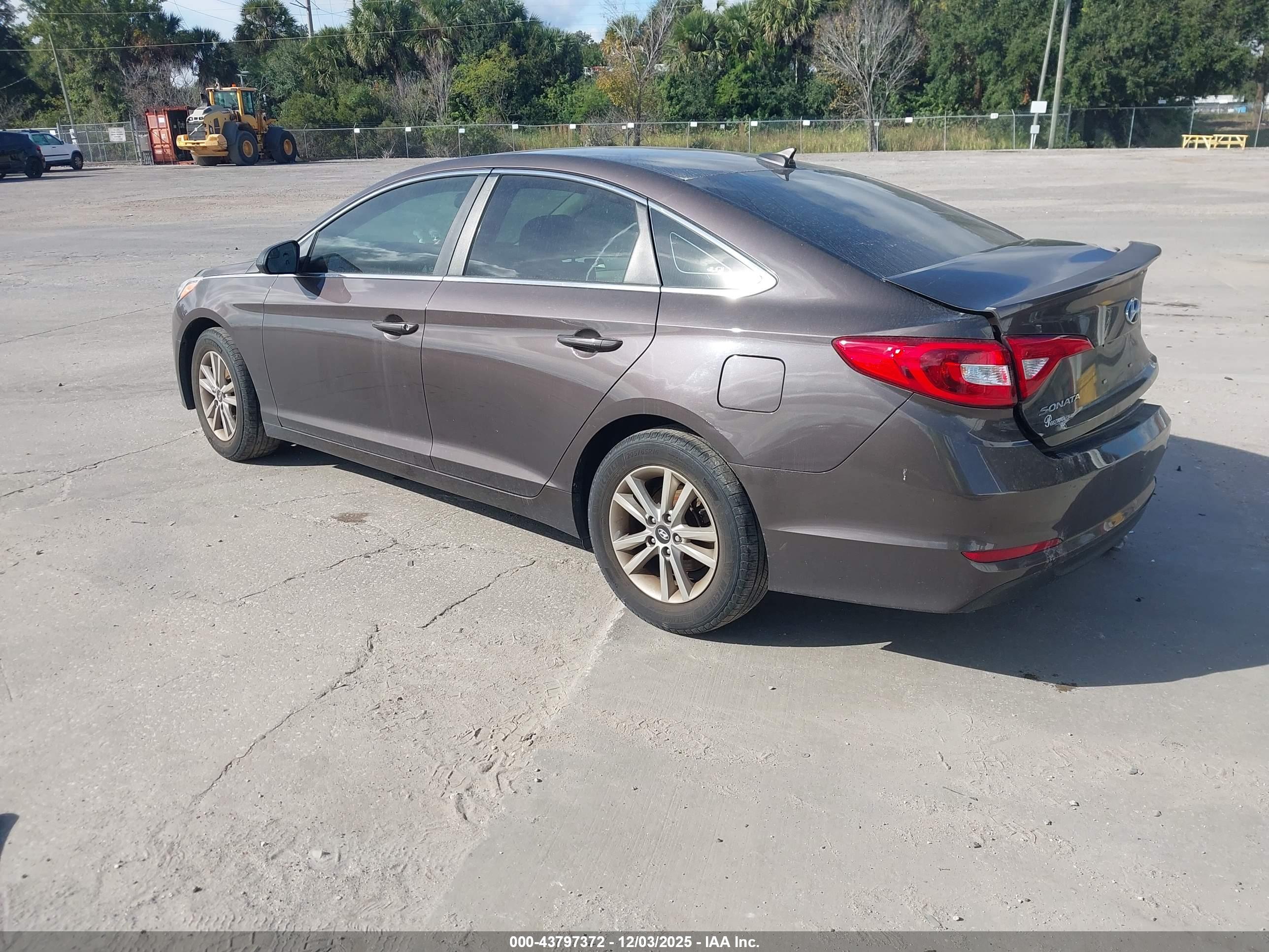 HYUNDAI SONATA image 3
