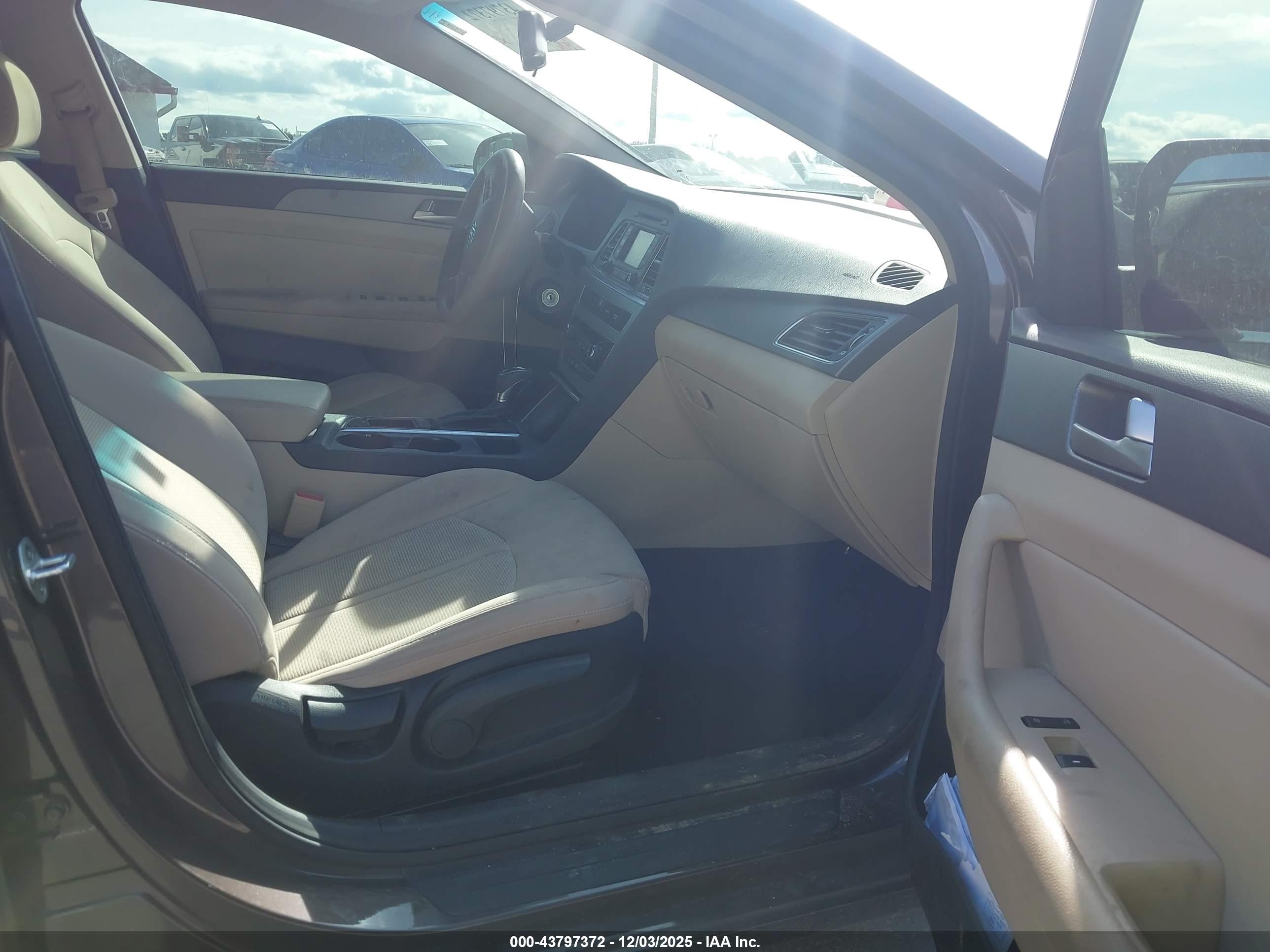 HYUNDAI SONATA image 5