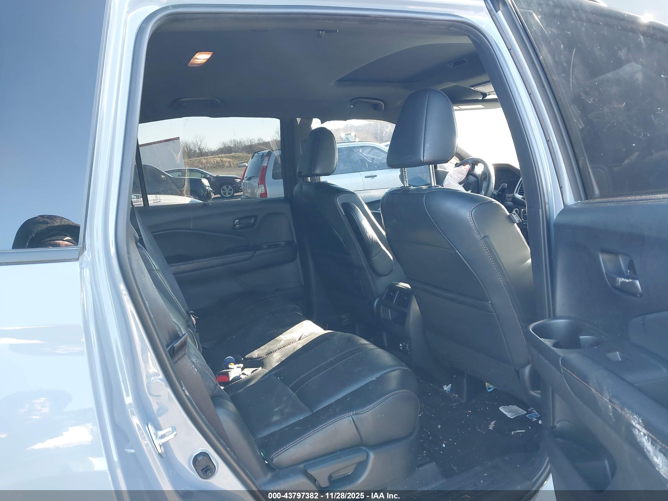 HONDA PASSPORT image 8