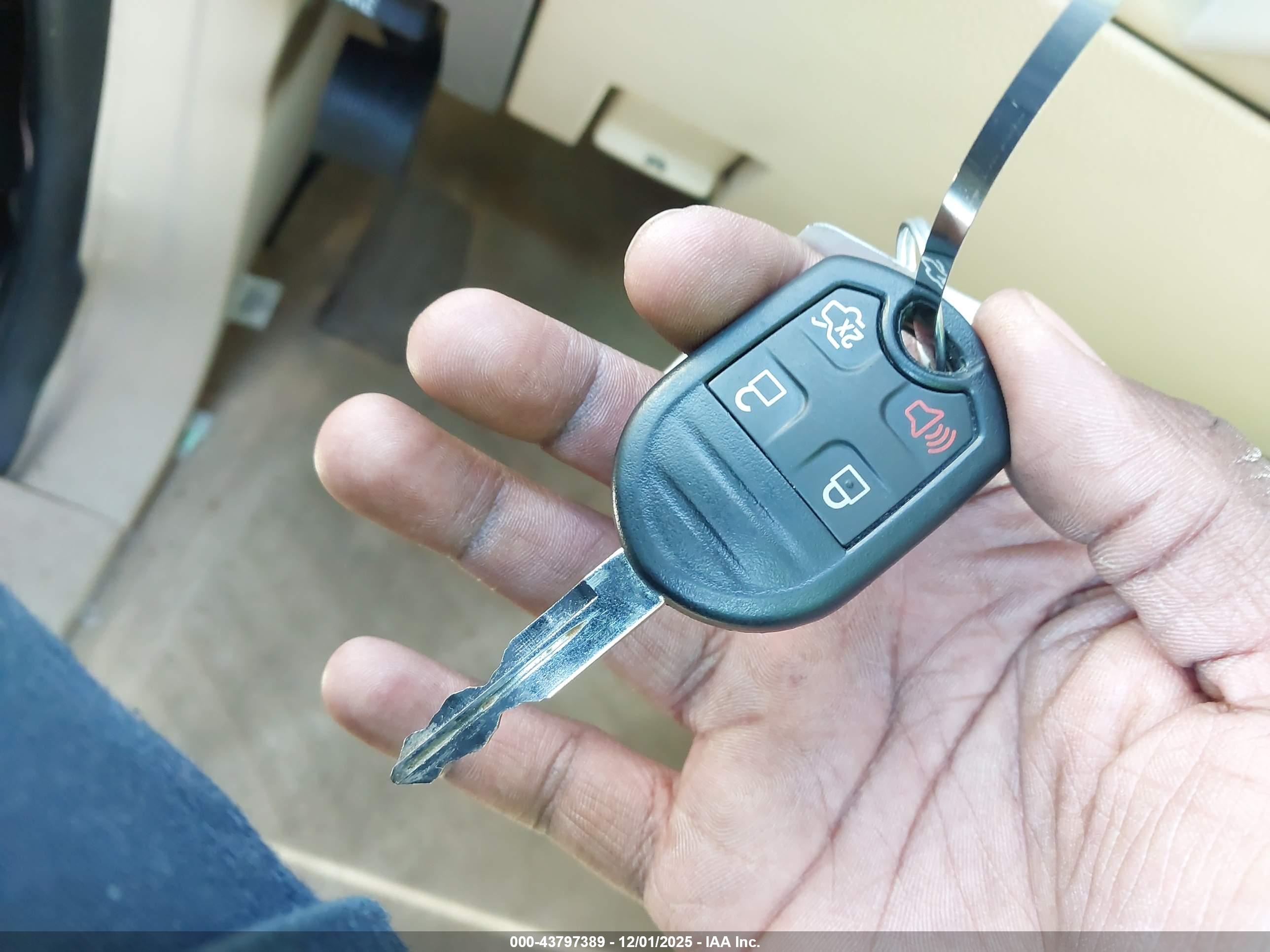 FORD EXPEDITION image 11