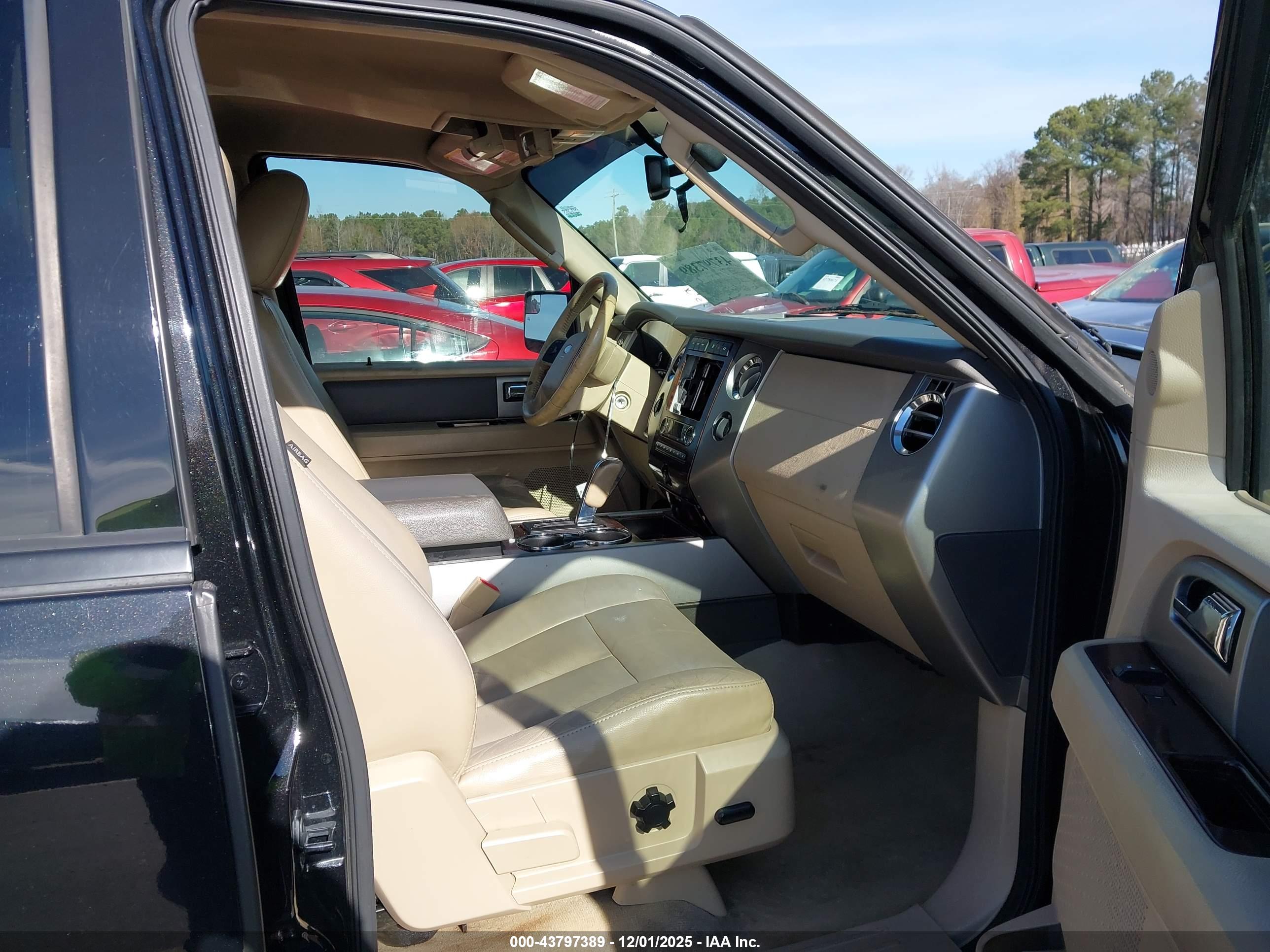 FORD EXPEDITION image 5