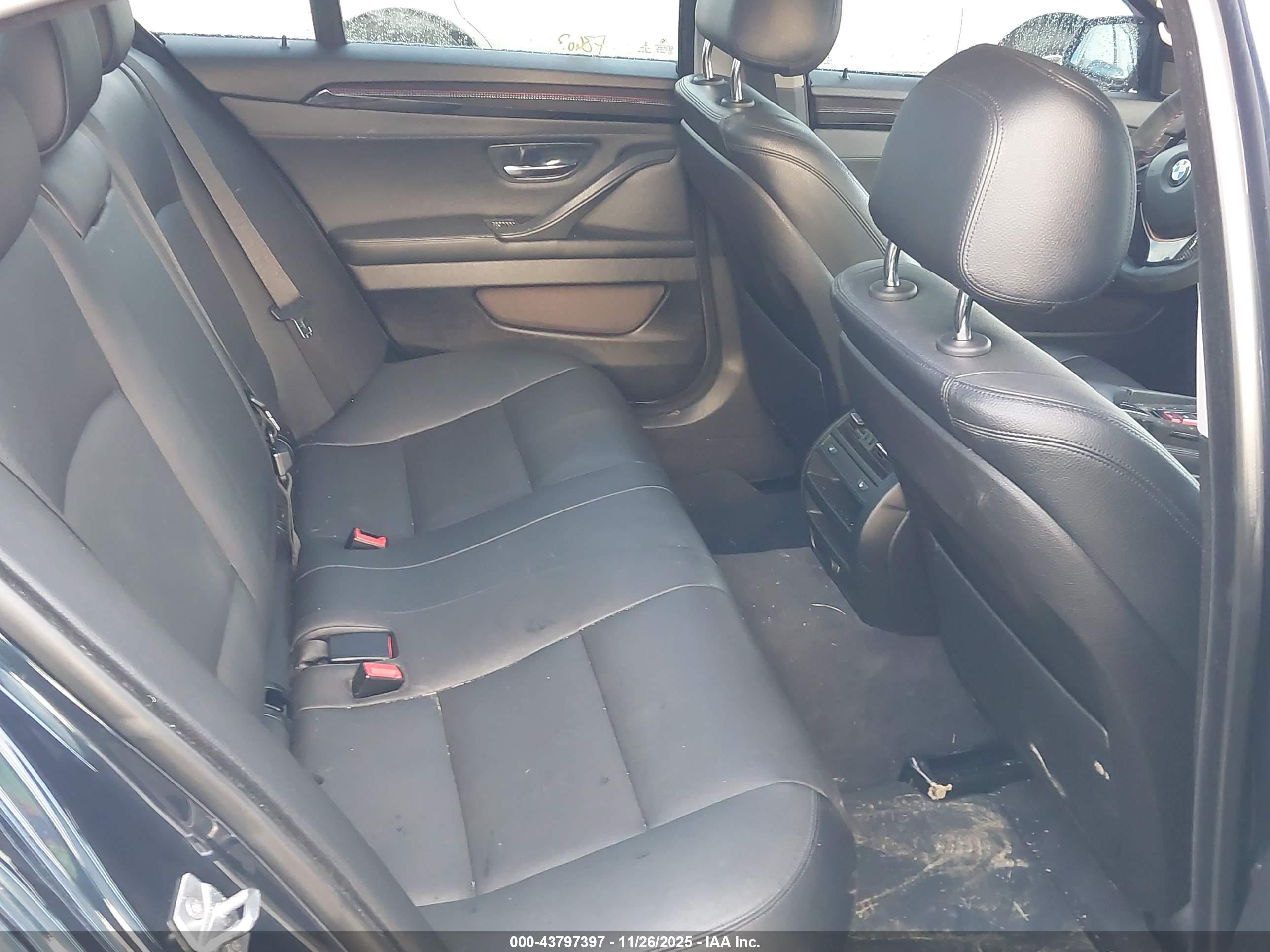 BMW 535I image 8