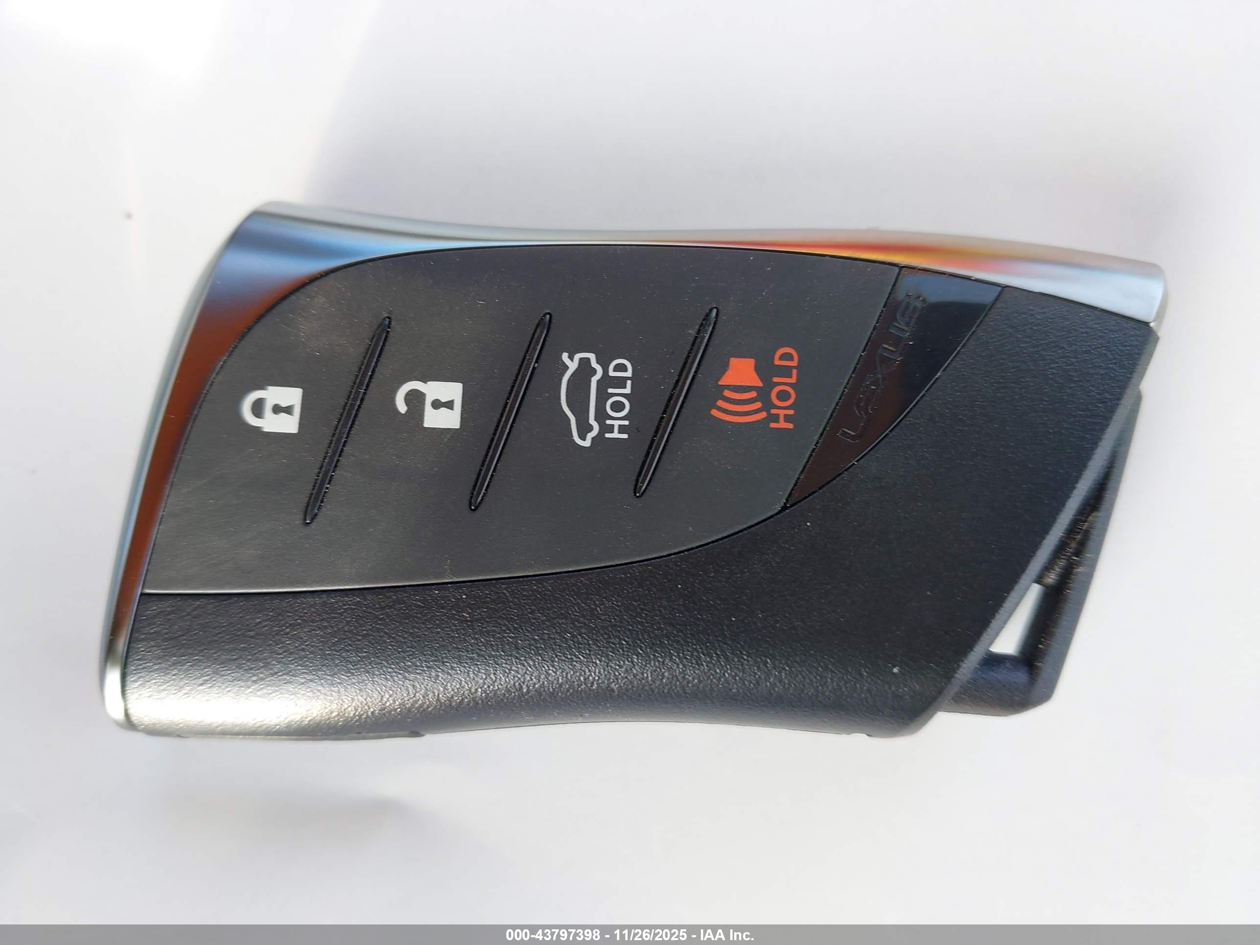 LEXUS ES image 11