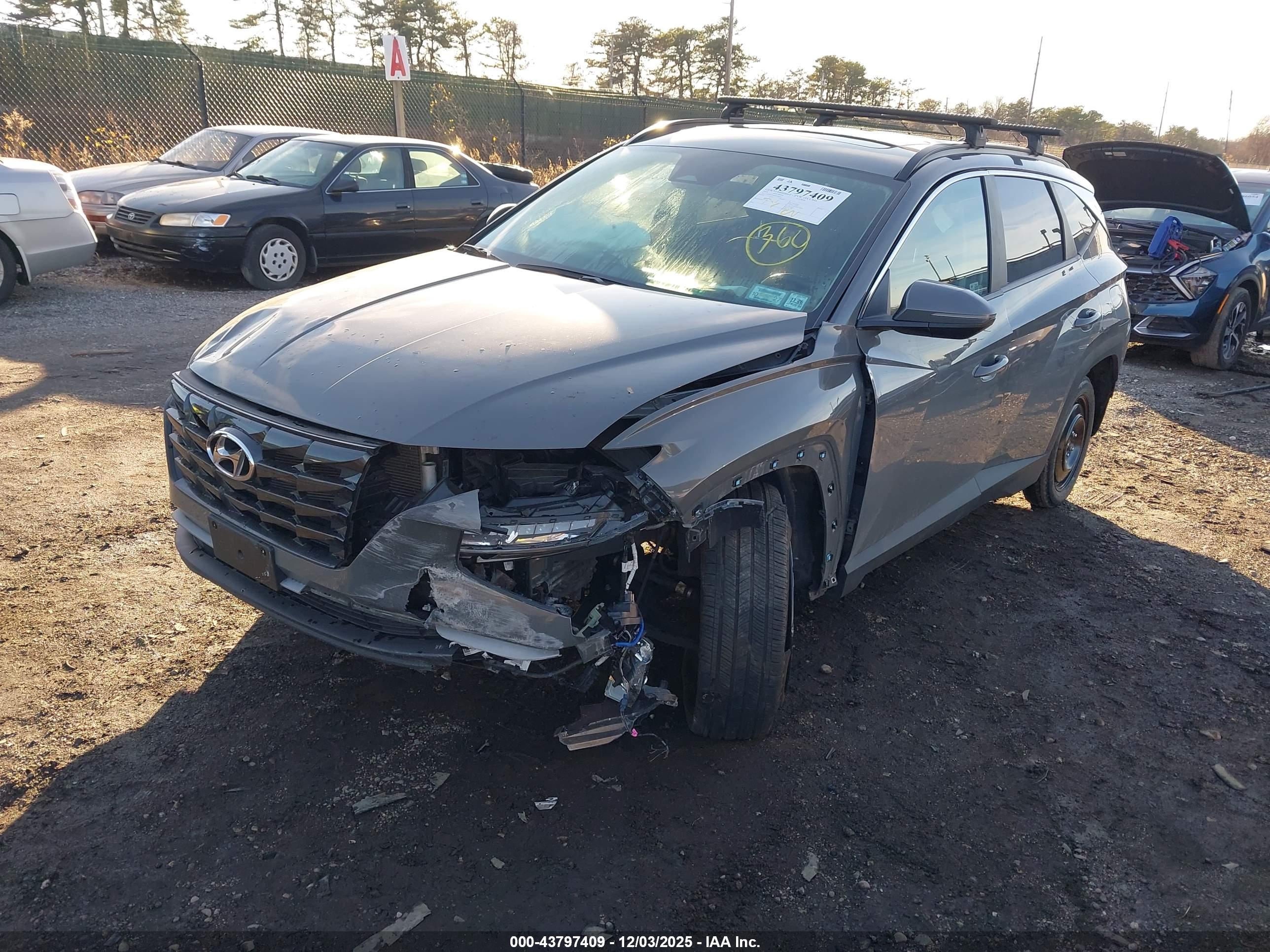 HYUNDAI TUCSON image 2