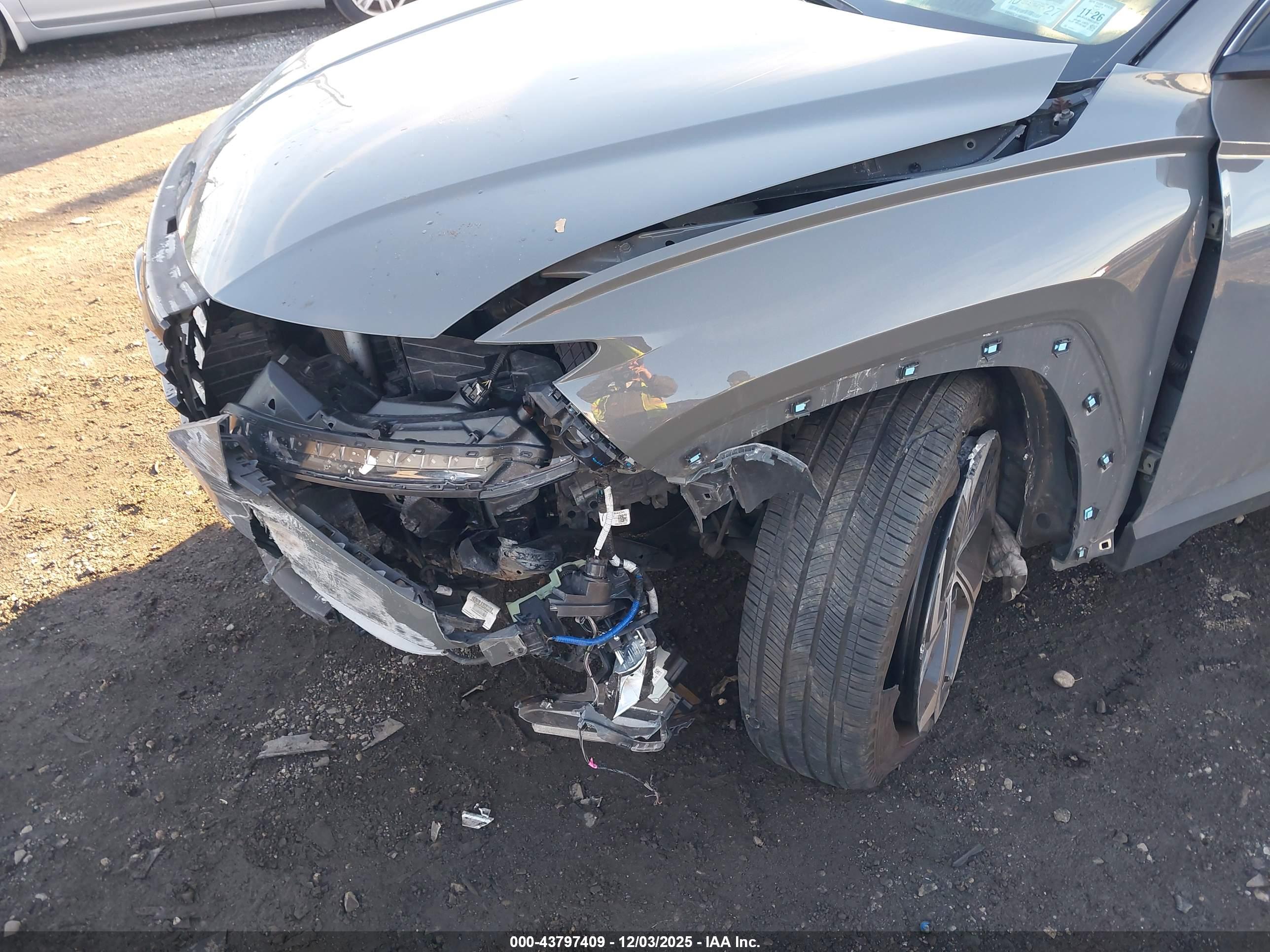 HYUNDAI TUCSON image 6