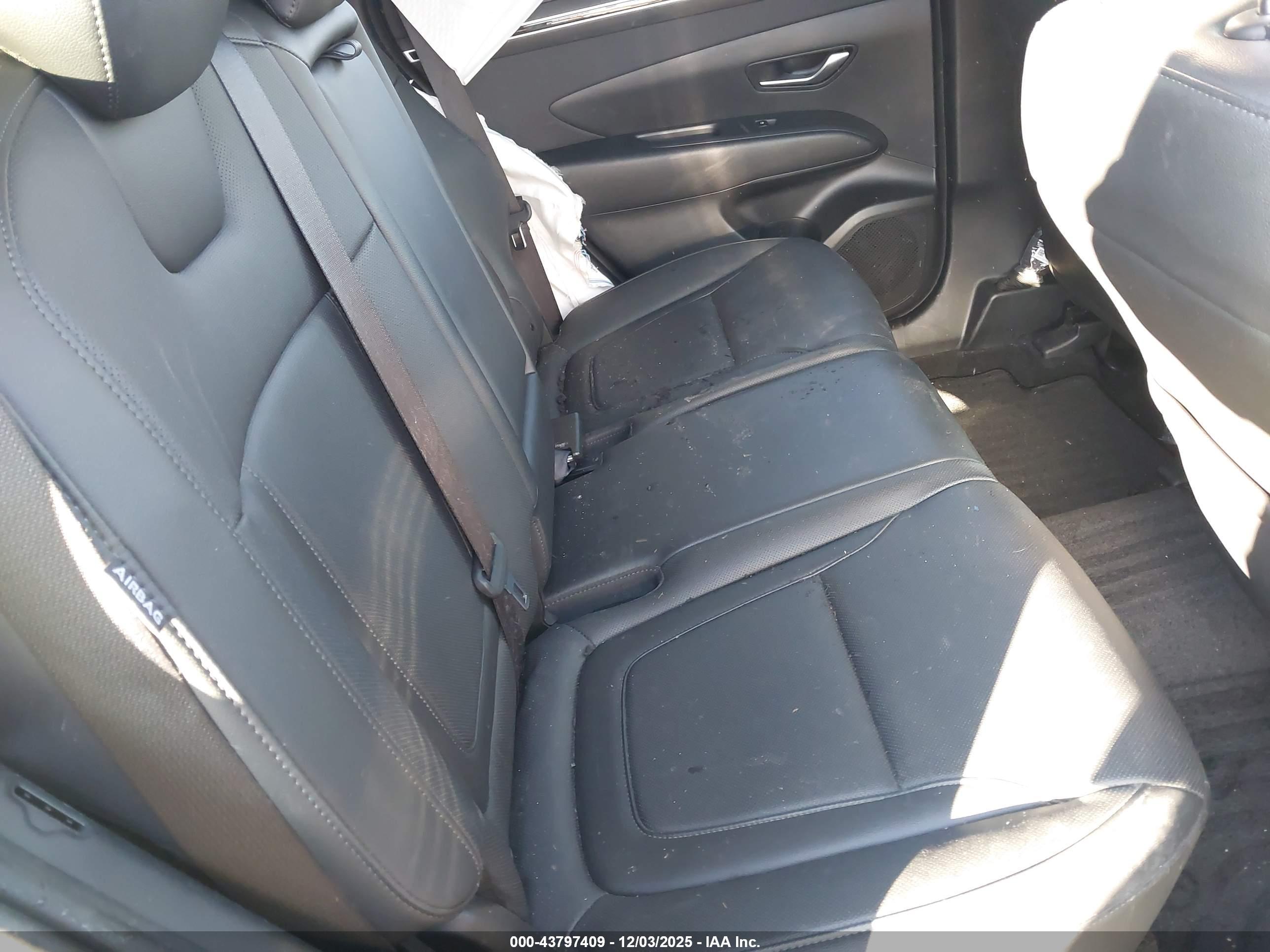 HYUNDAI TUCSON image 8