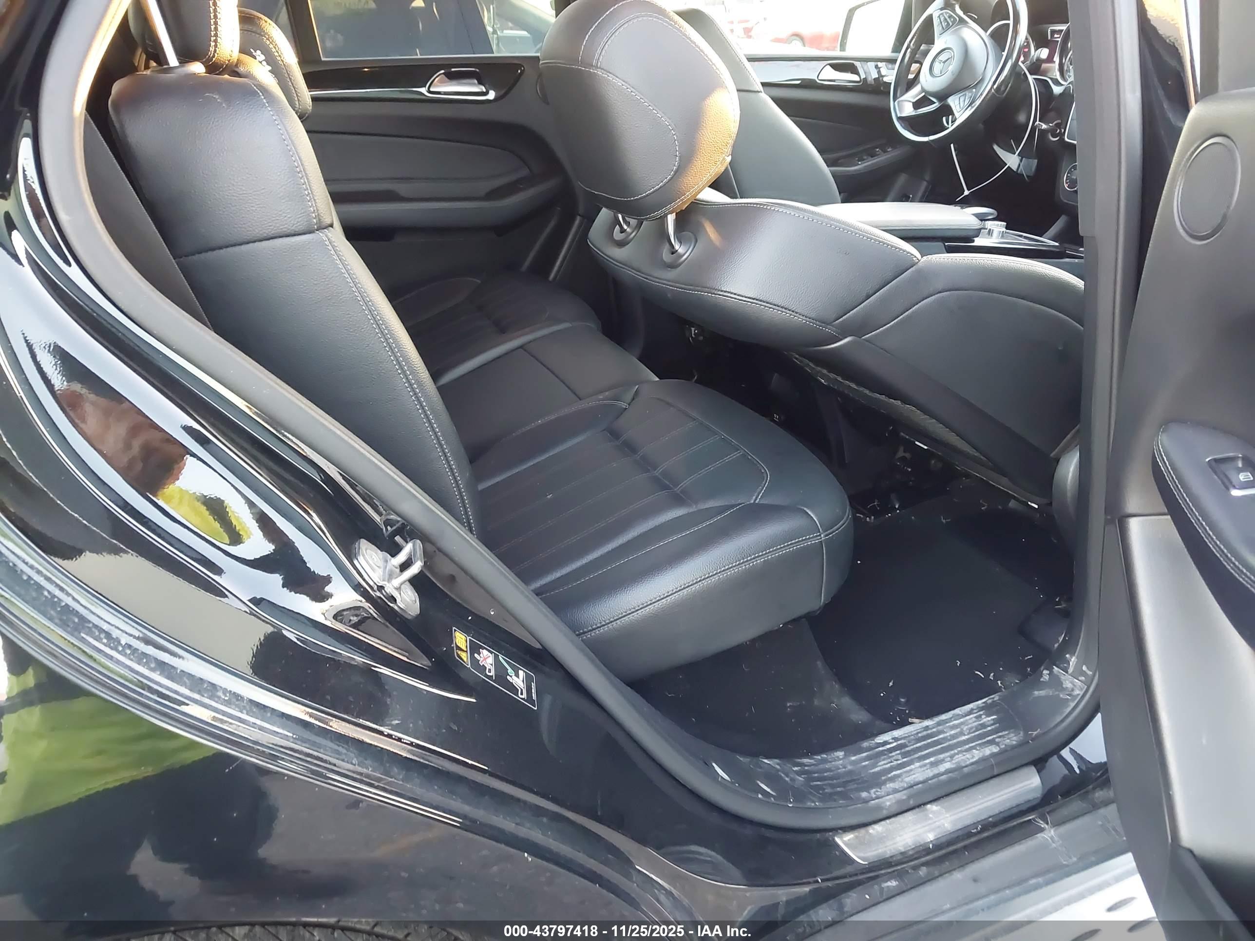 MERCEDES-BENZ GLE image 8