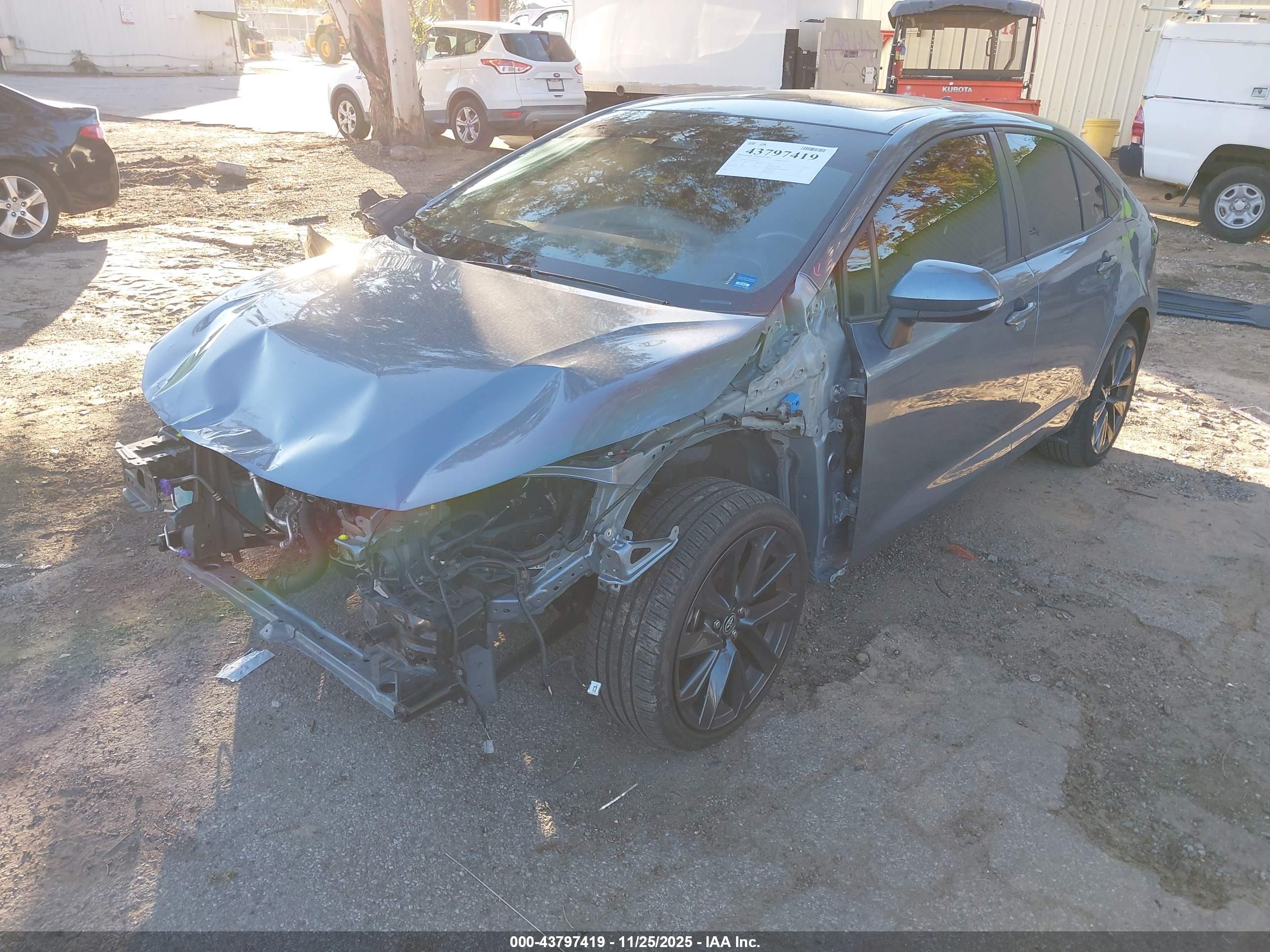 TOYOTA COROLLA image 2