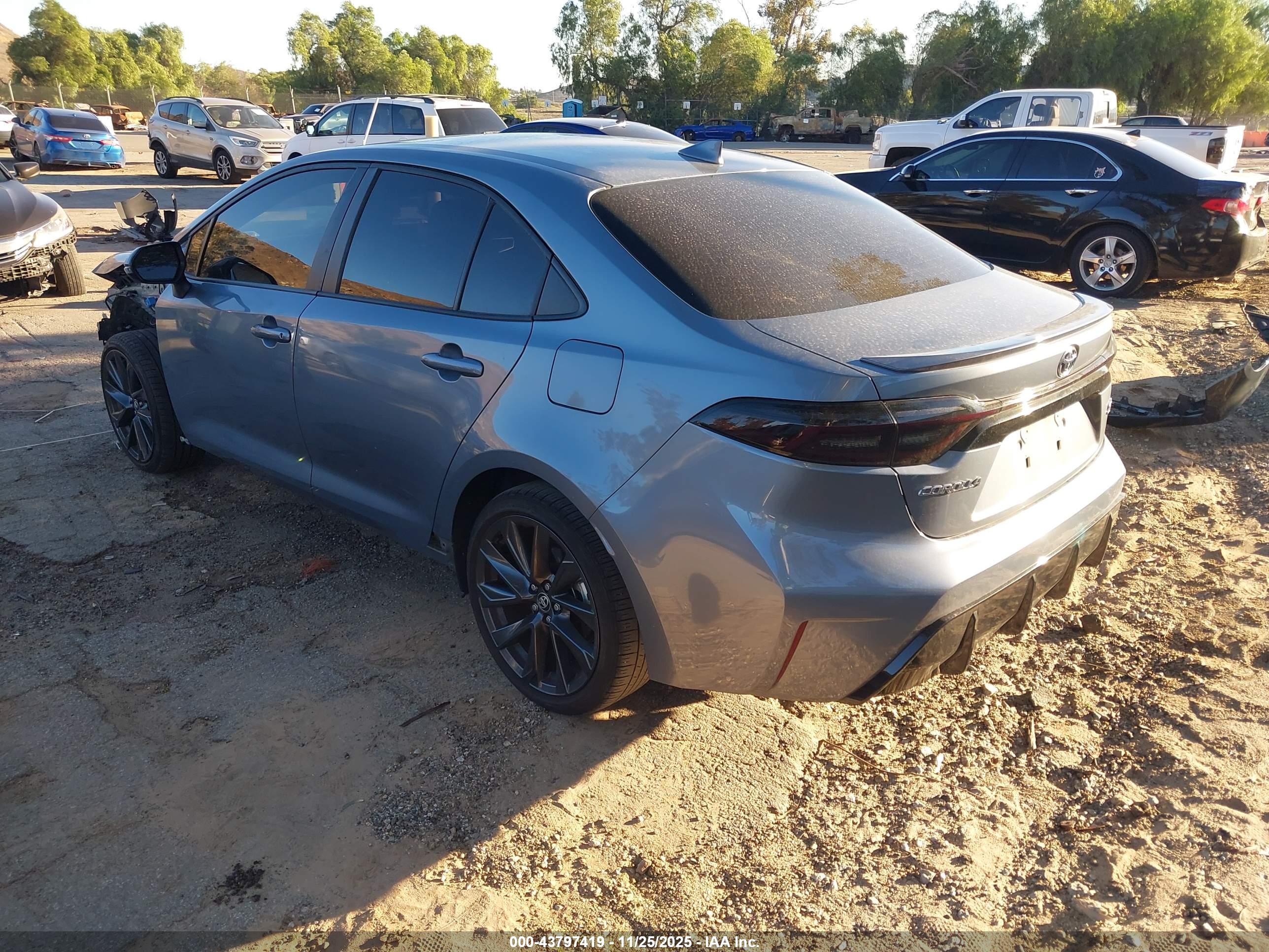 TOYOTA COROLLA image 3
