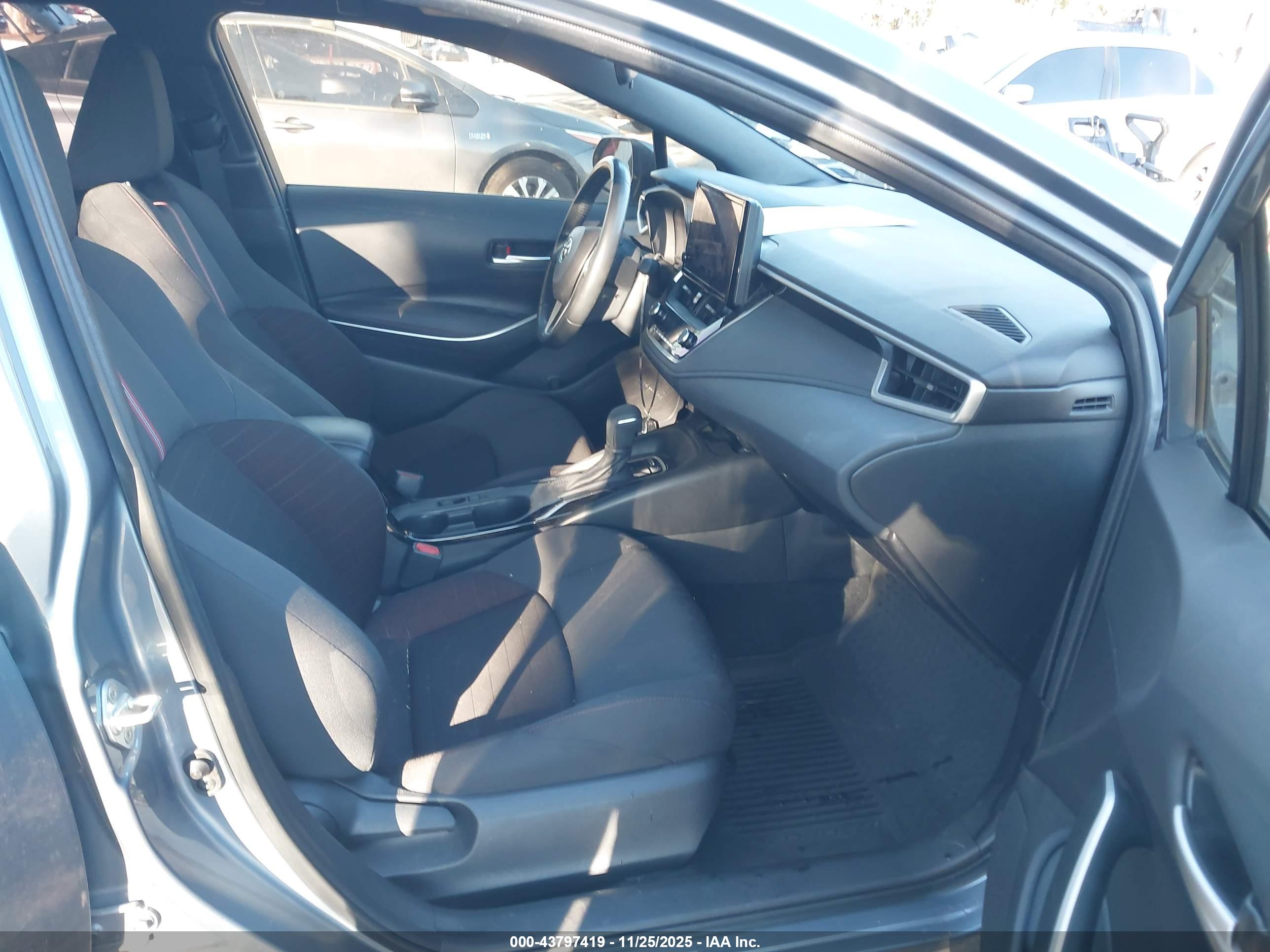 TOYOTA COROLLA image 5