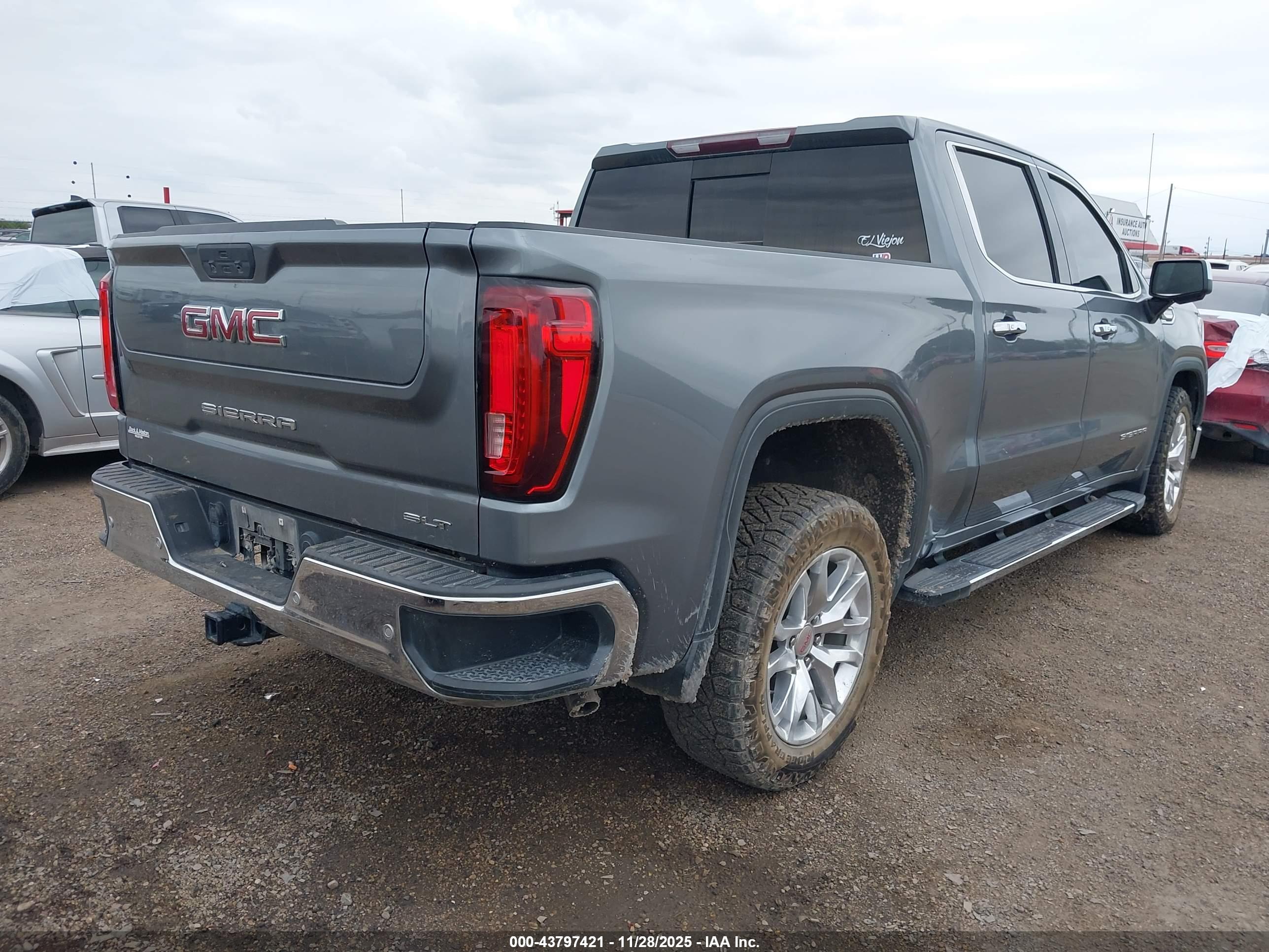 GMC SIERRA image 4