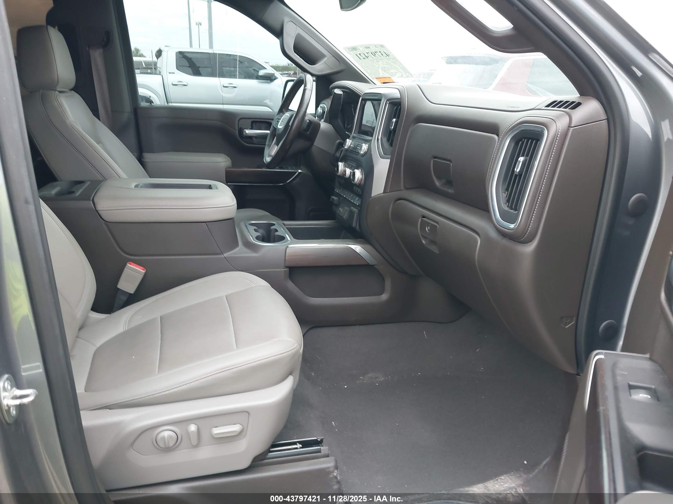 GMC SIERRA image 5