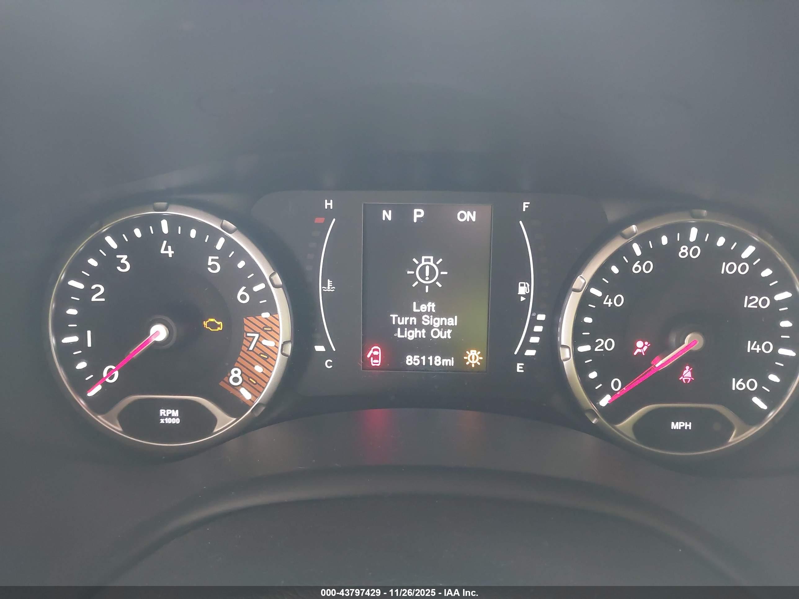JEEP RENEGADE image 7