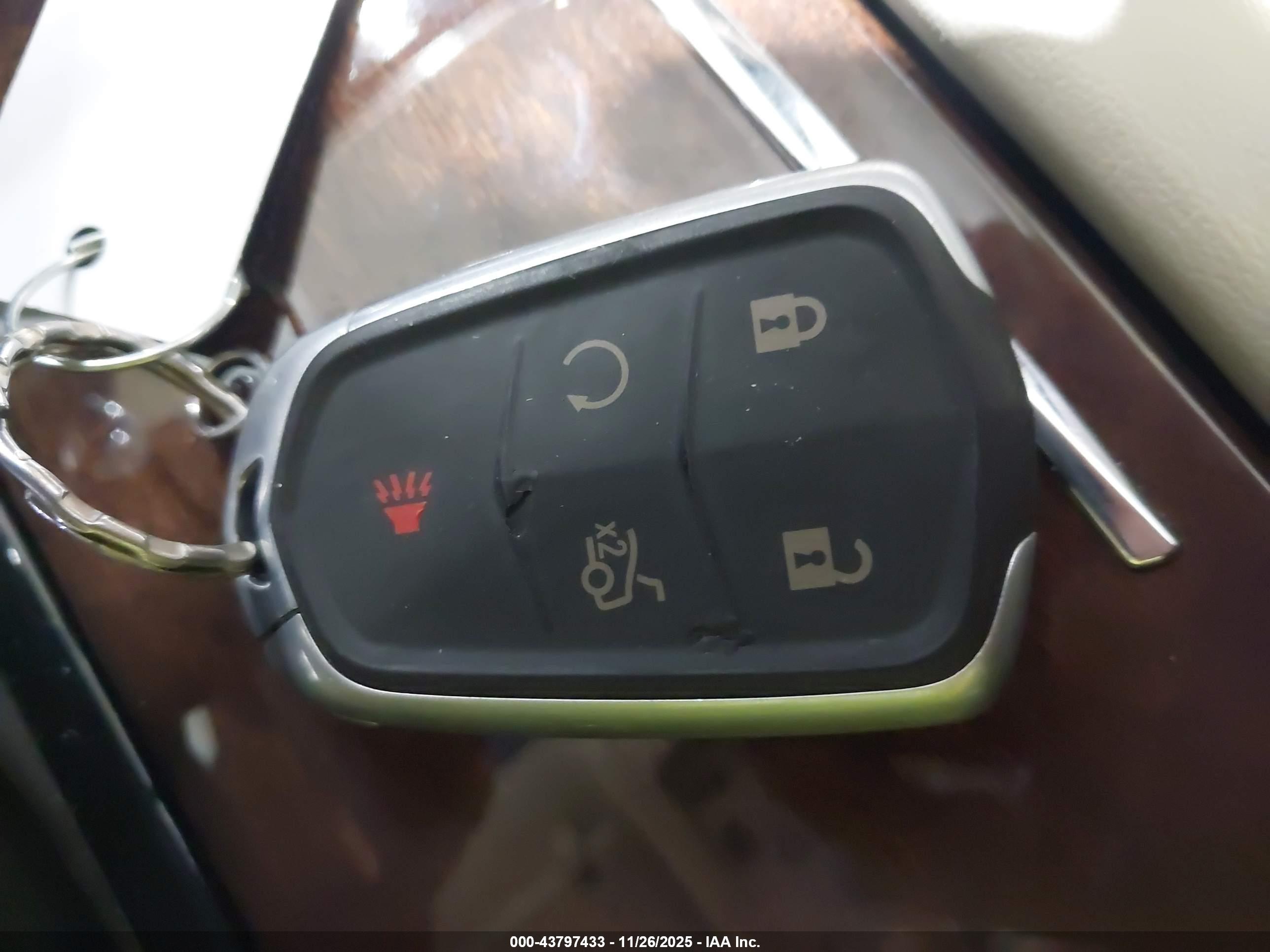 CADILLAC XTS image 11