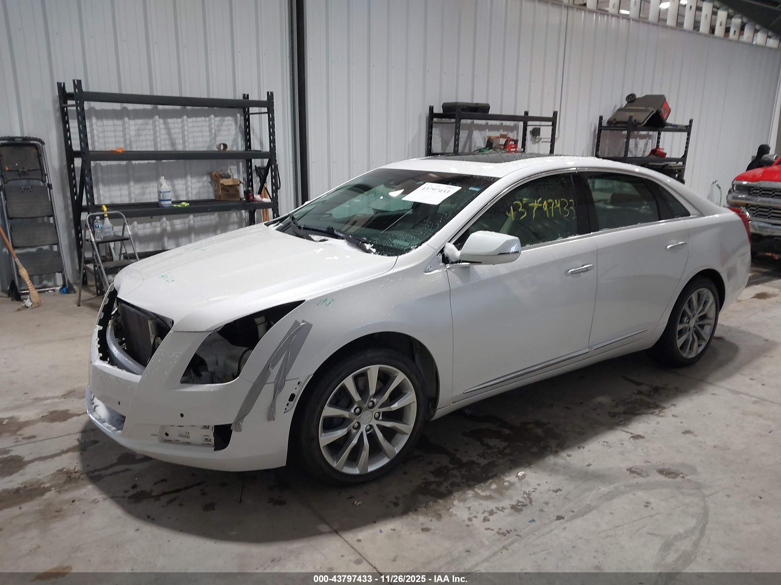 CADILLAC XTS image 2