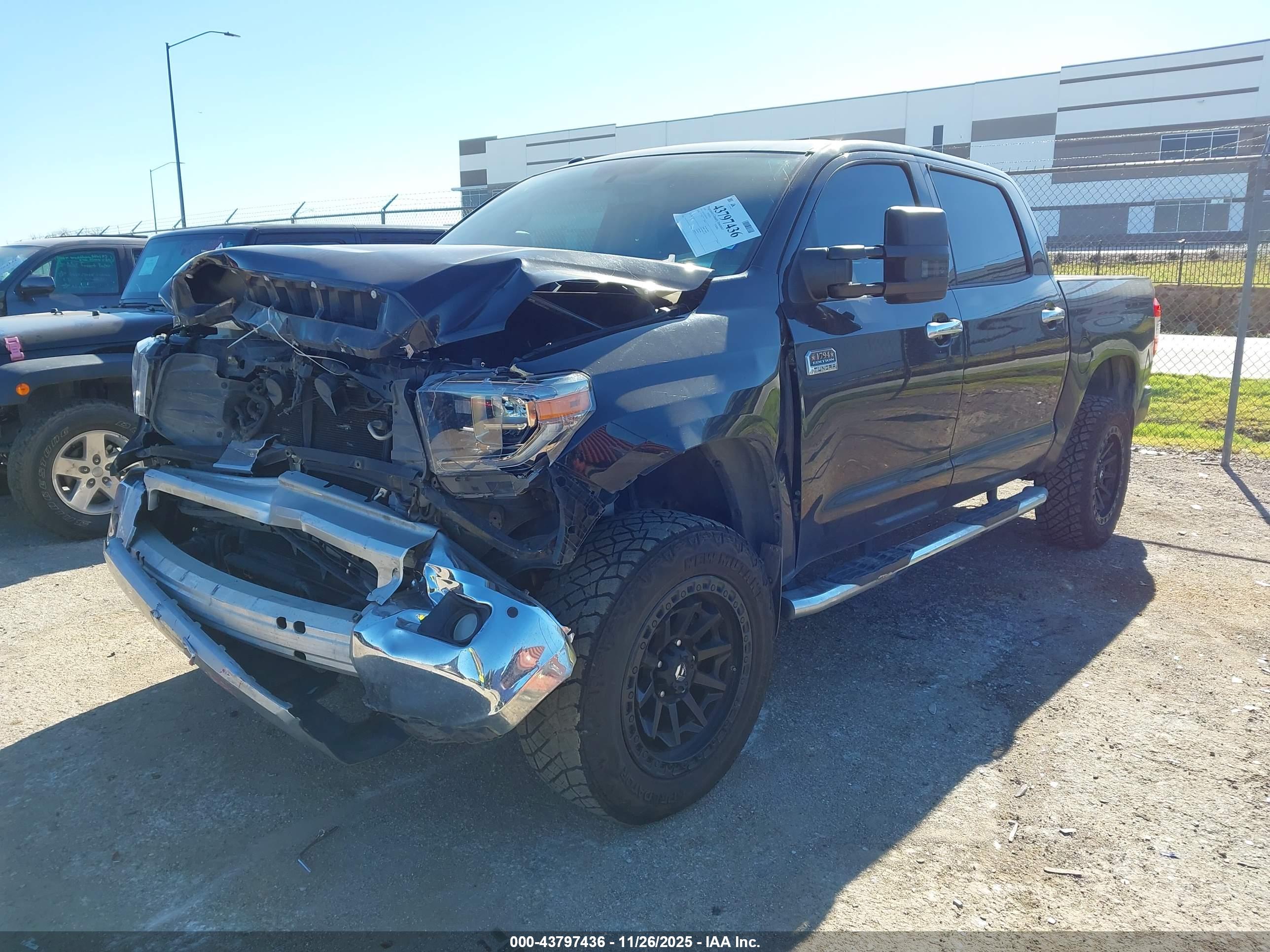 TOYOTA TUNDRA image 2