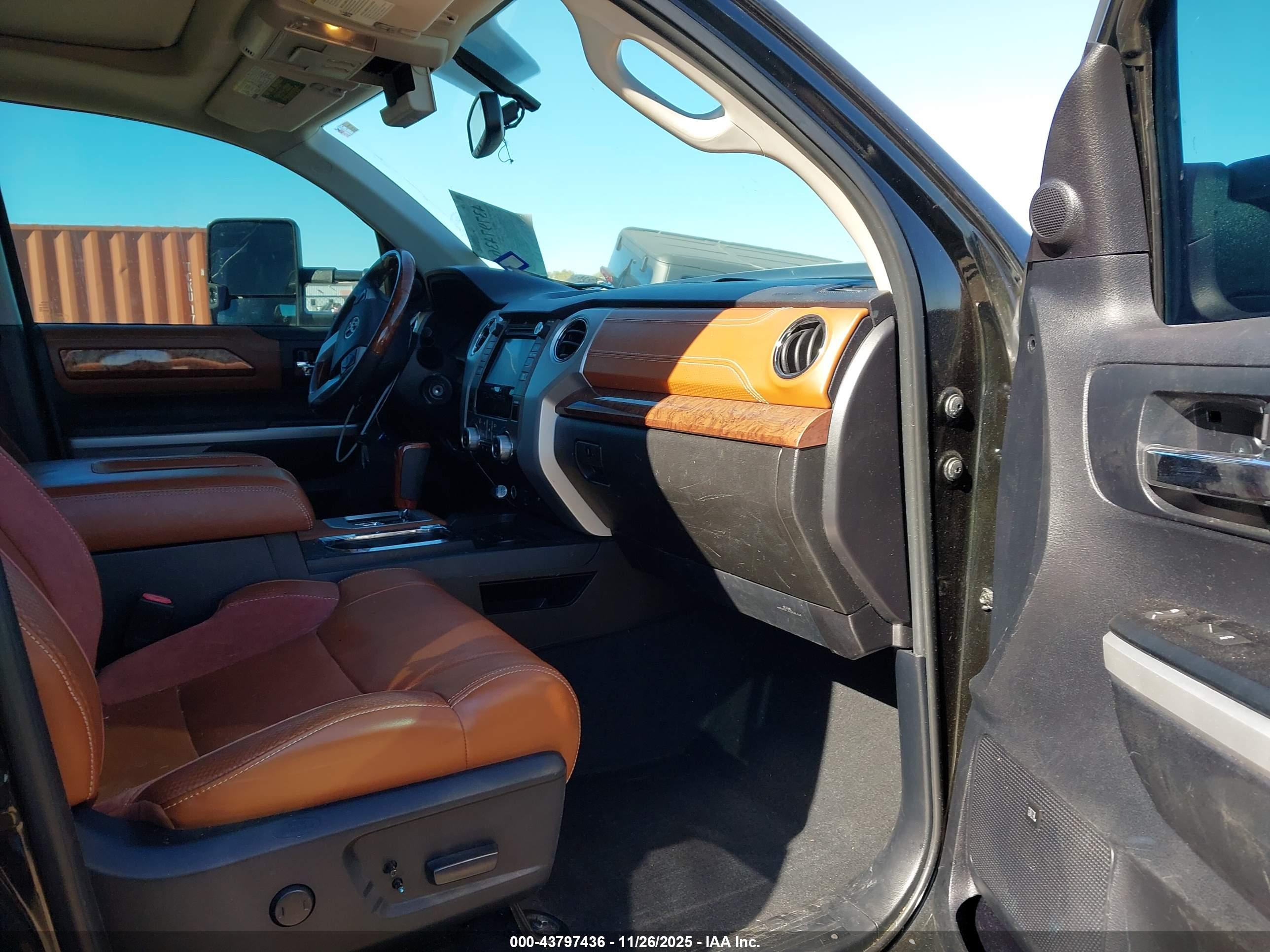 TOYOTA TUNDRA image 5