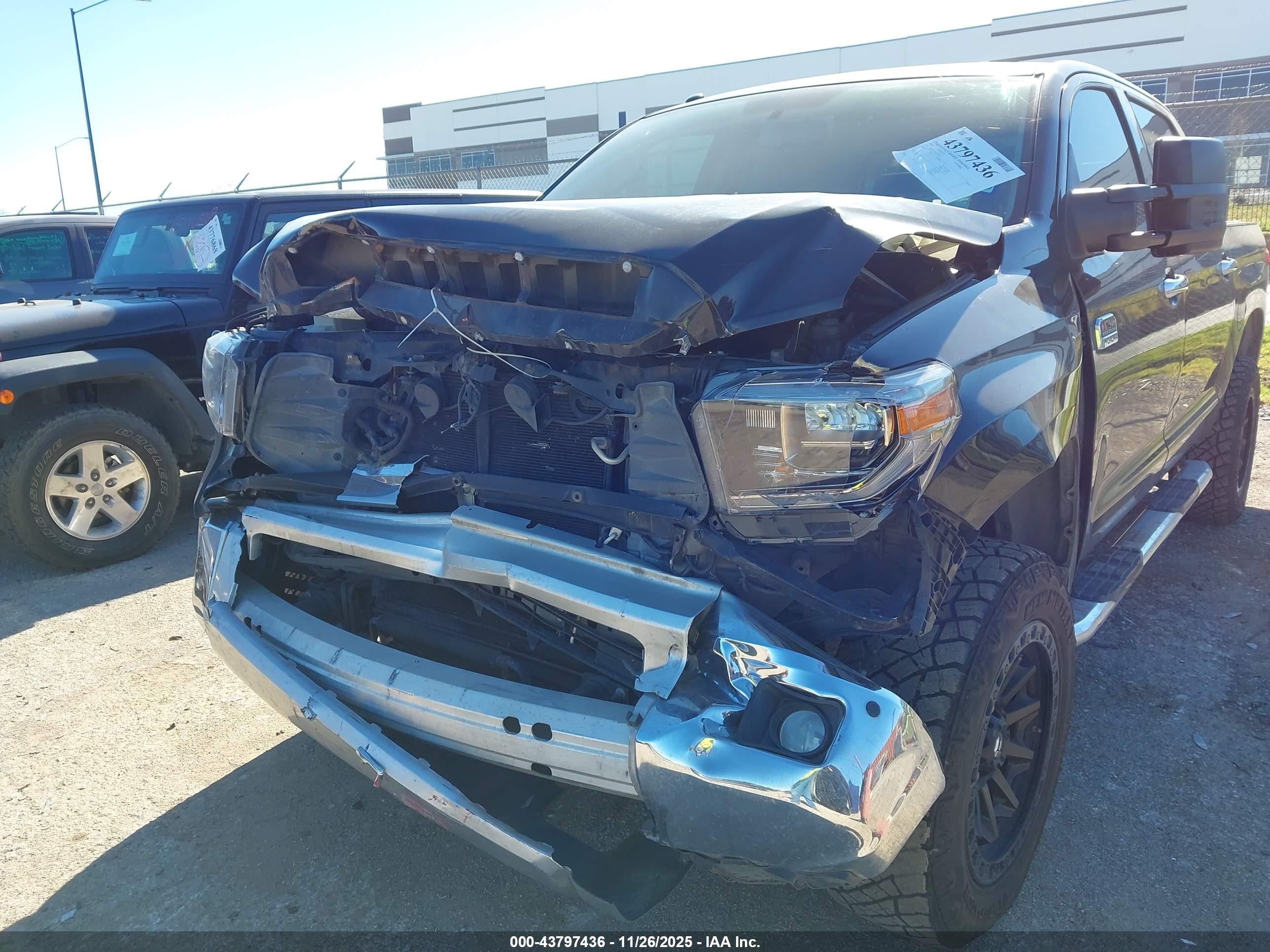 TOYOTA TUNDRA image 6