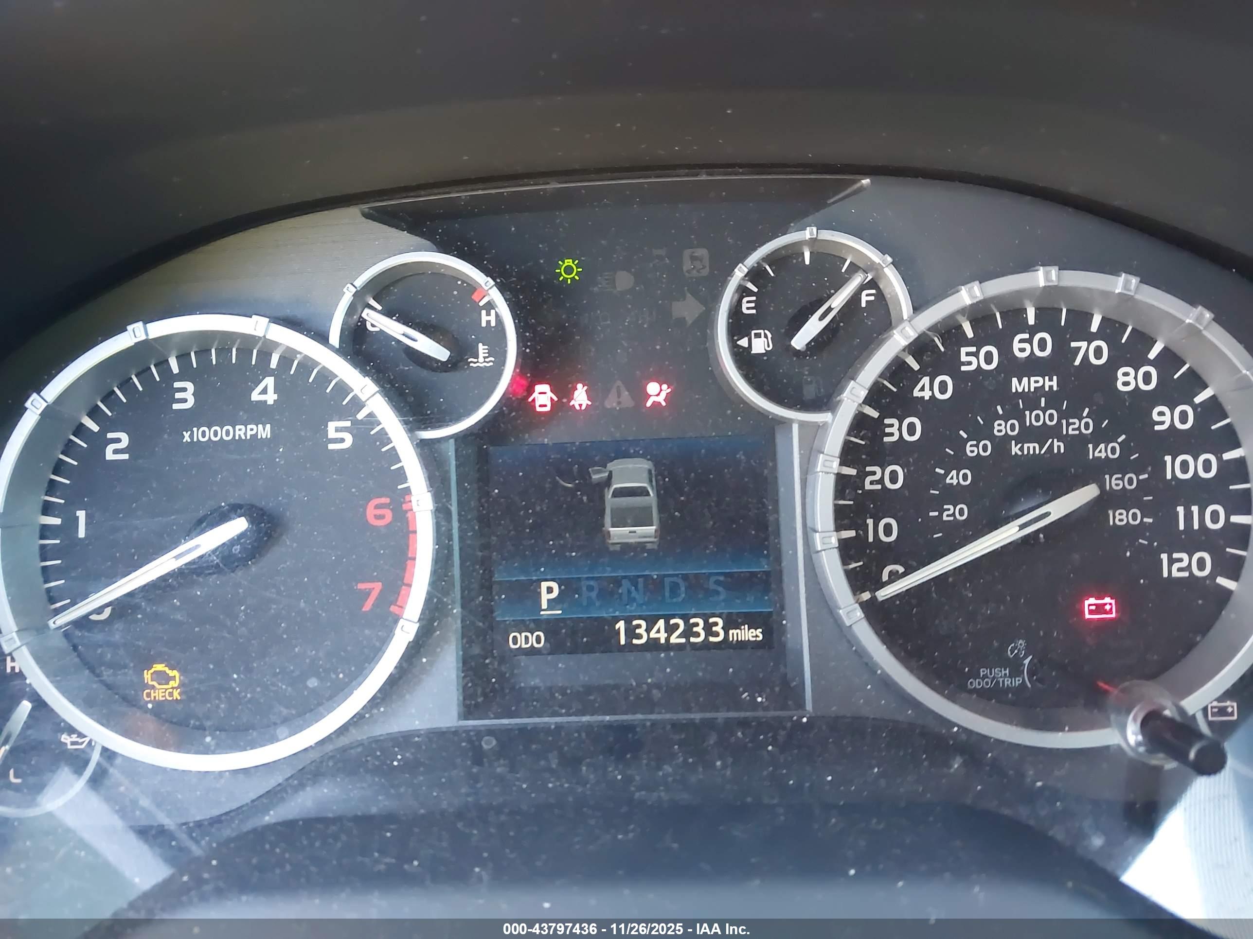TOYOTA TUNDRA image 7