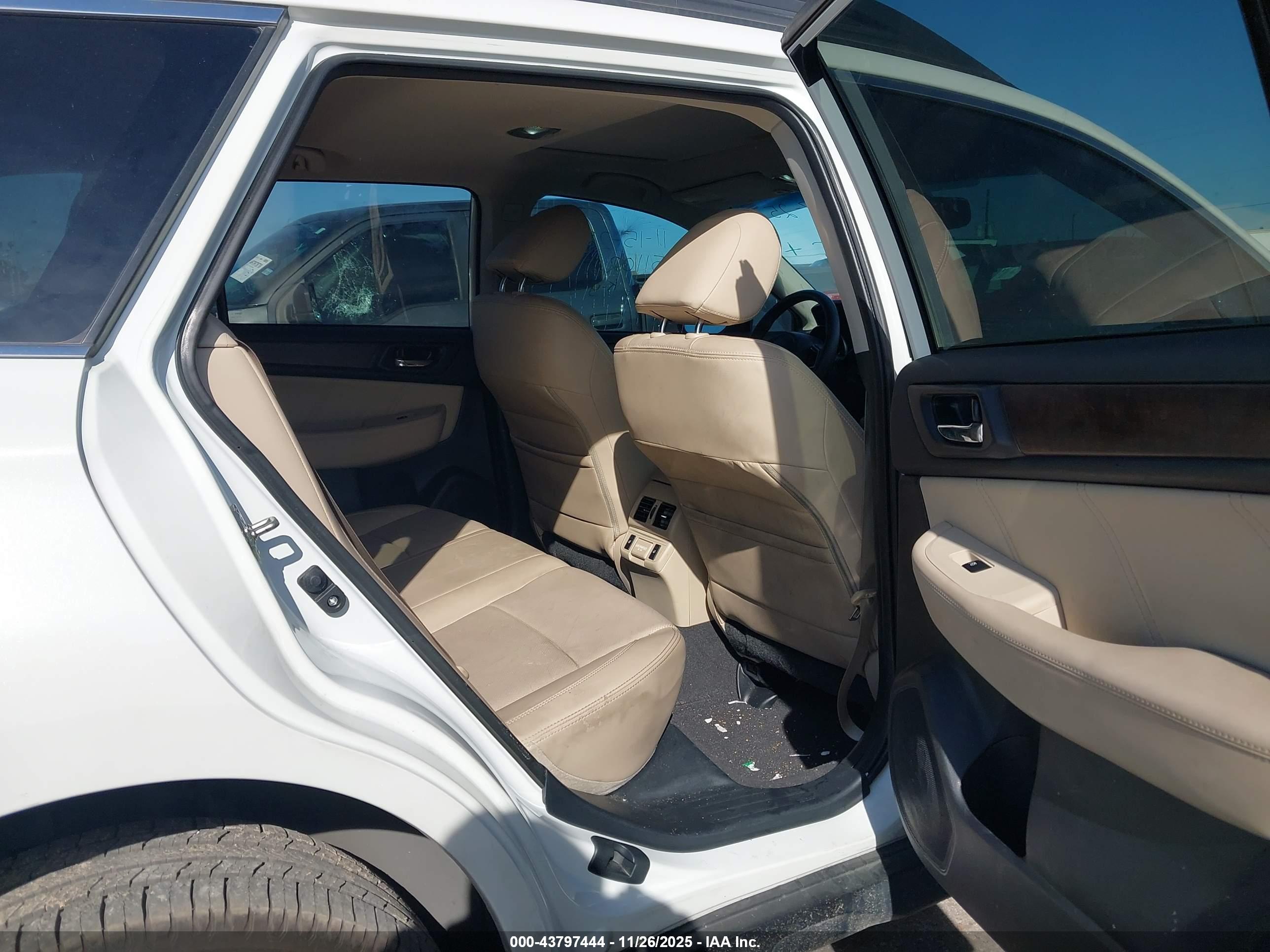 SUBARU OUTBACK image 8