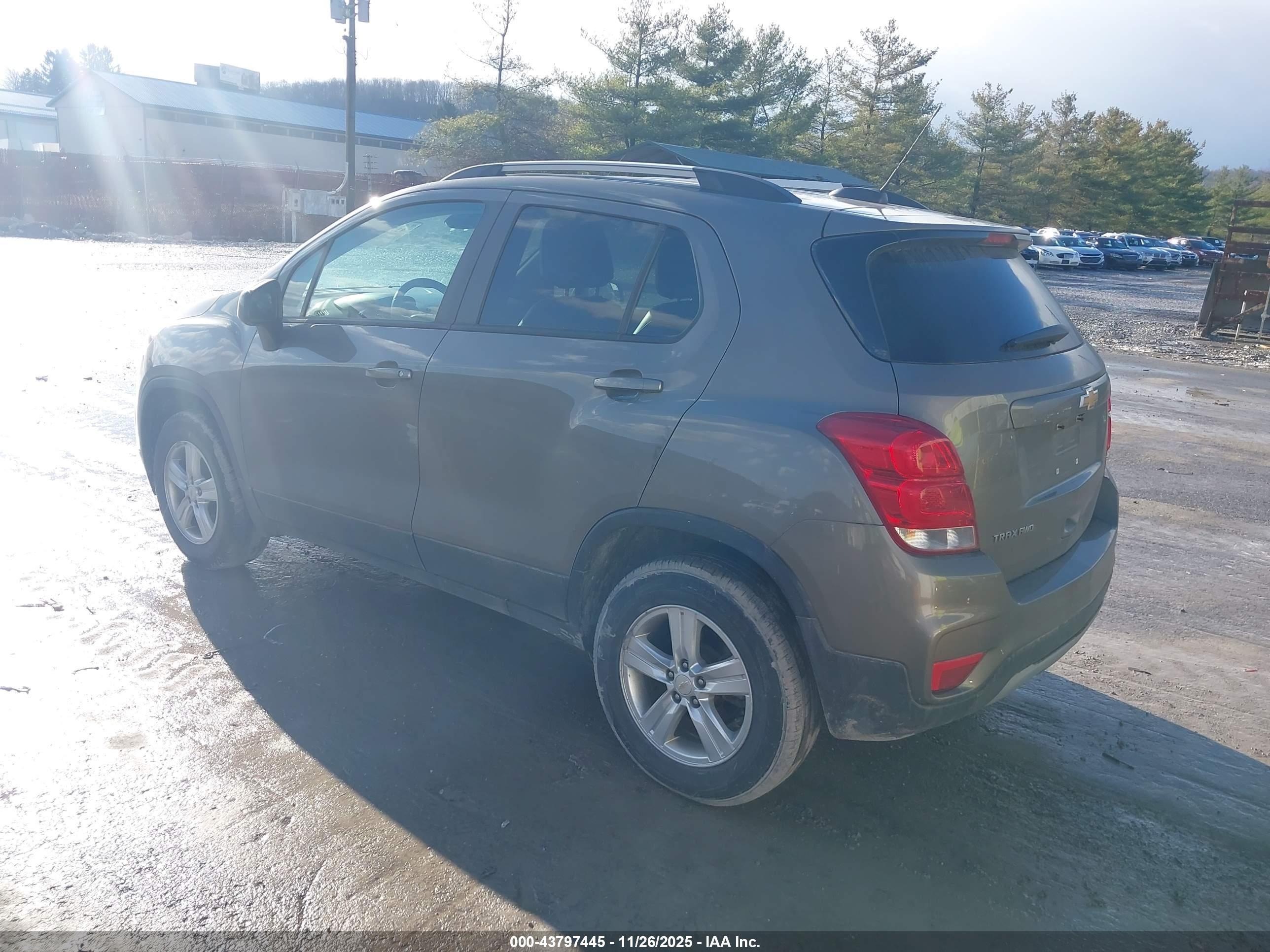 CHEVROLET TRAX image 3