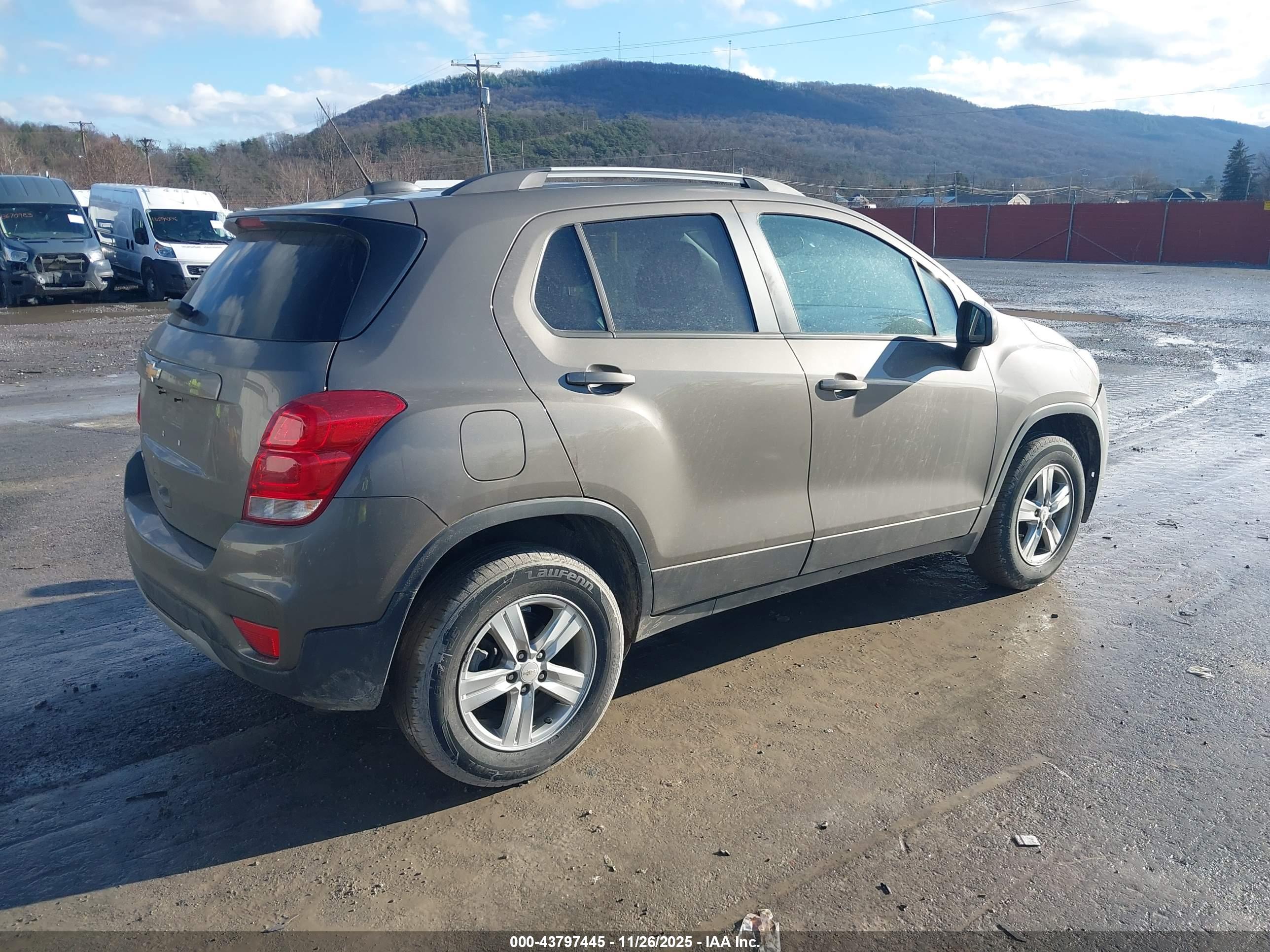 CHEVROLET TRAX image 4