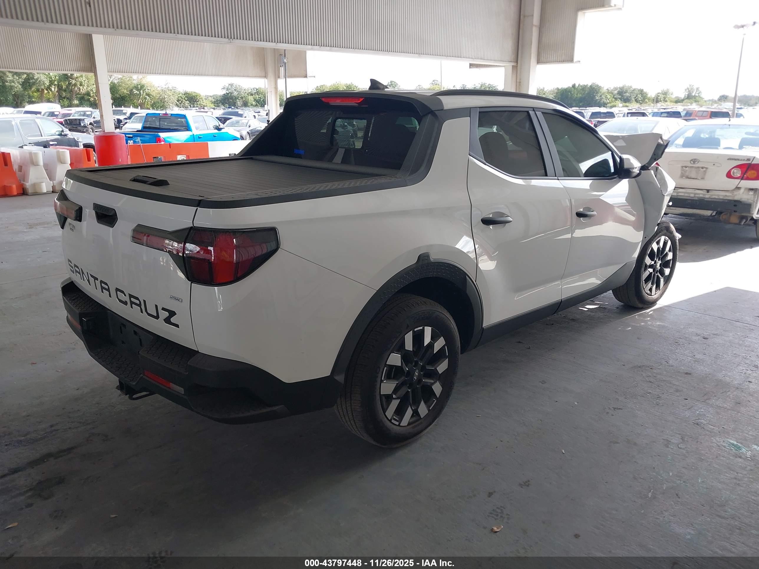 HYUNDAI SANTA image 4