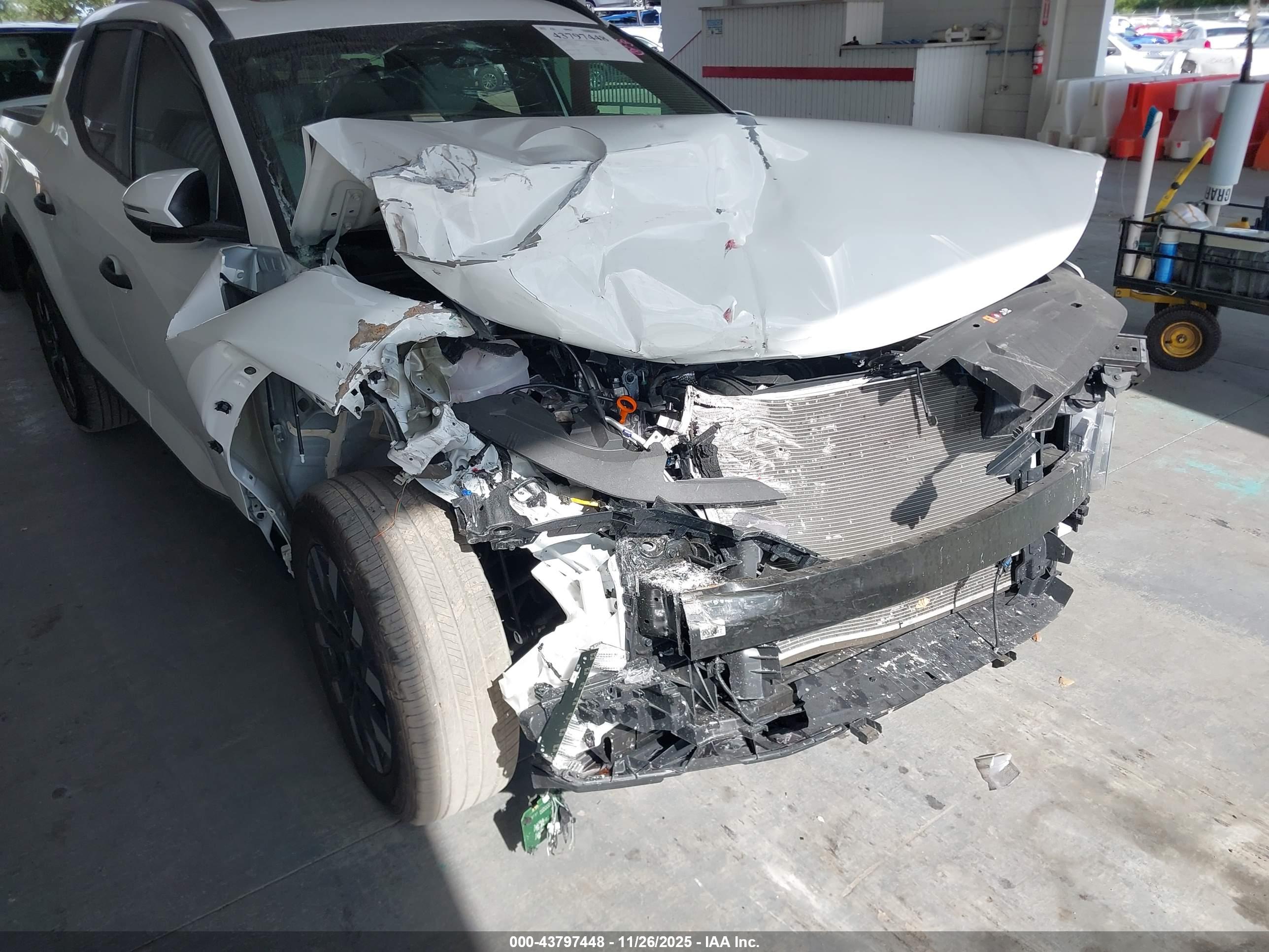 HYUNDAI SANTA image 6