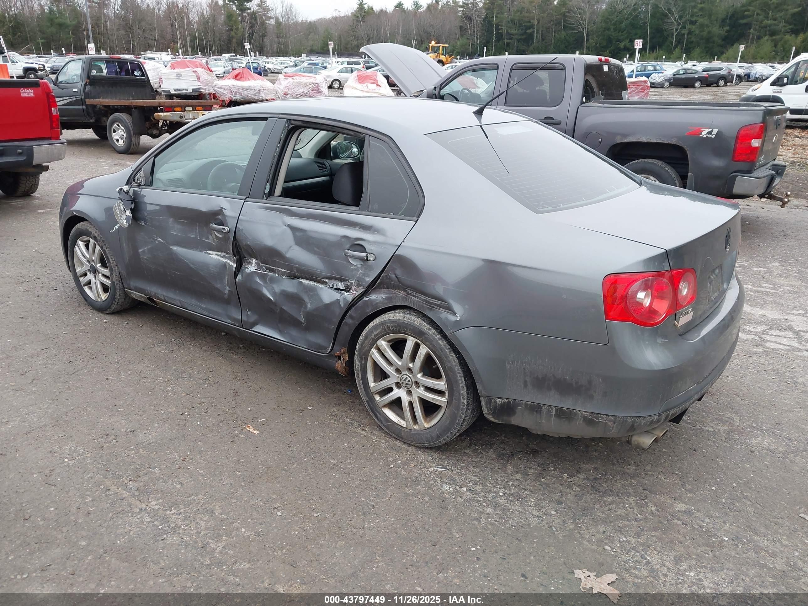 VOLKSWAGEN JETTA image 3