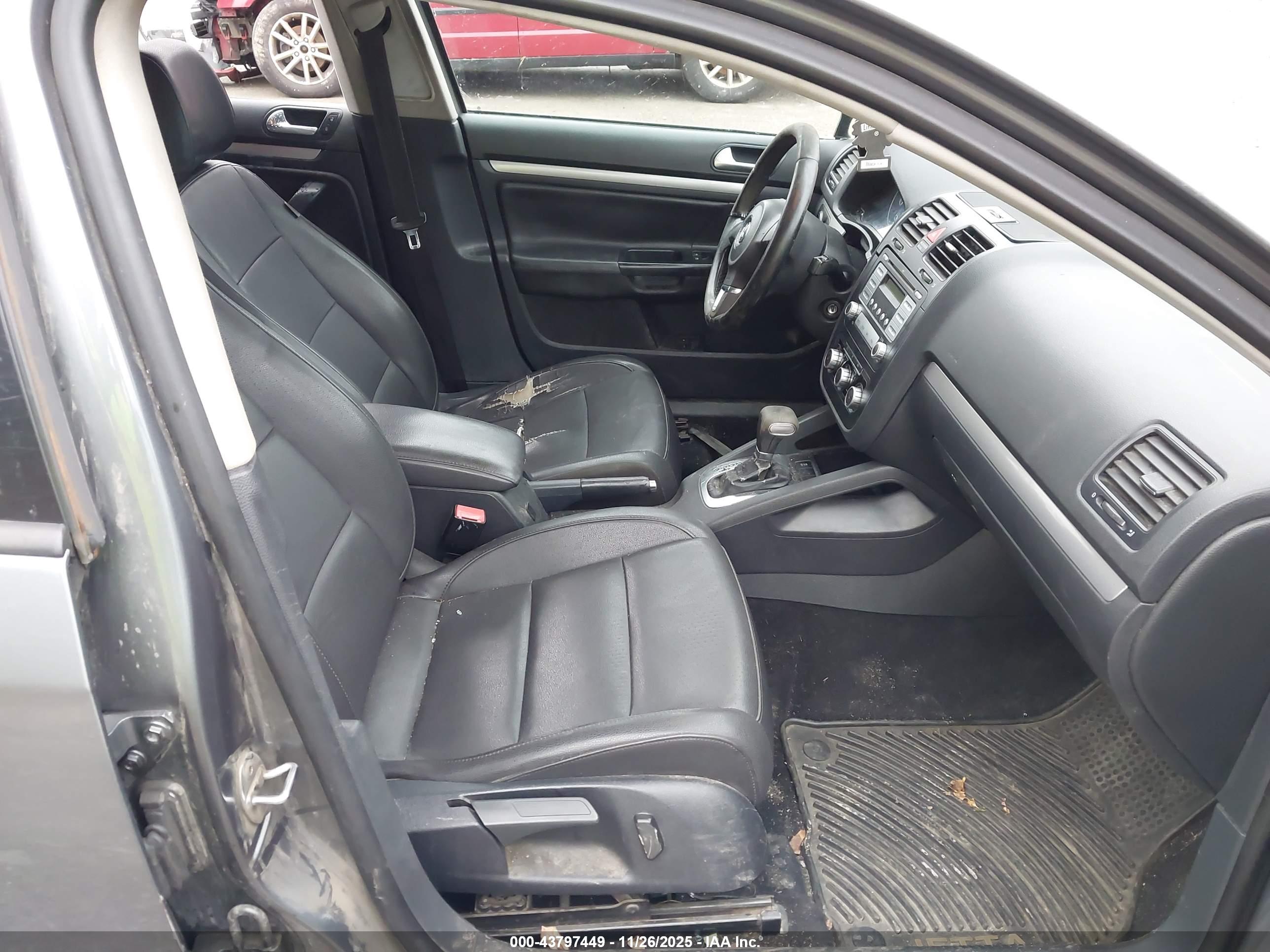 VOLKSWAGEN JETTA image 5