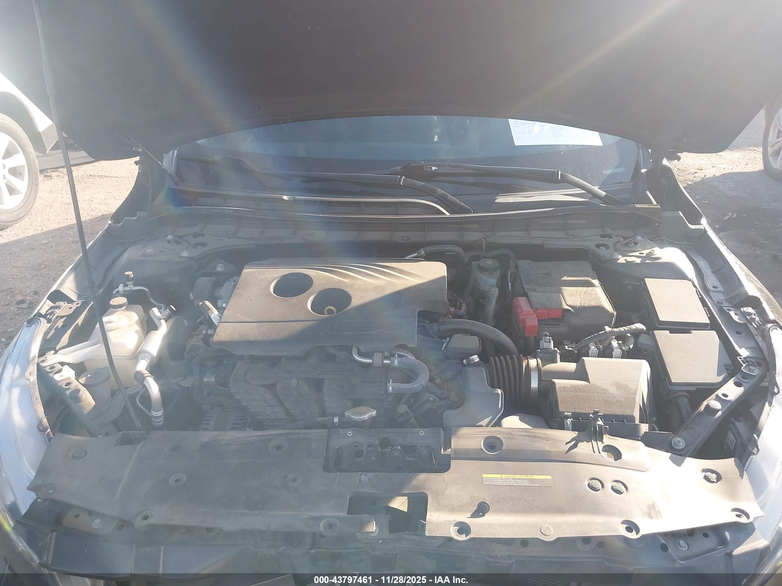 NISSAN ALTIMA image 10