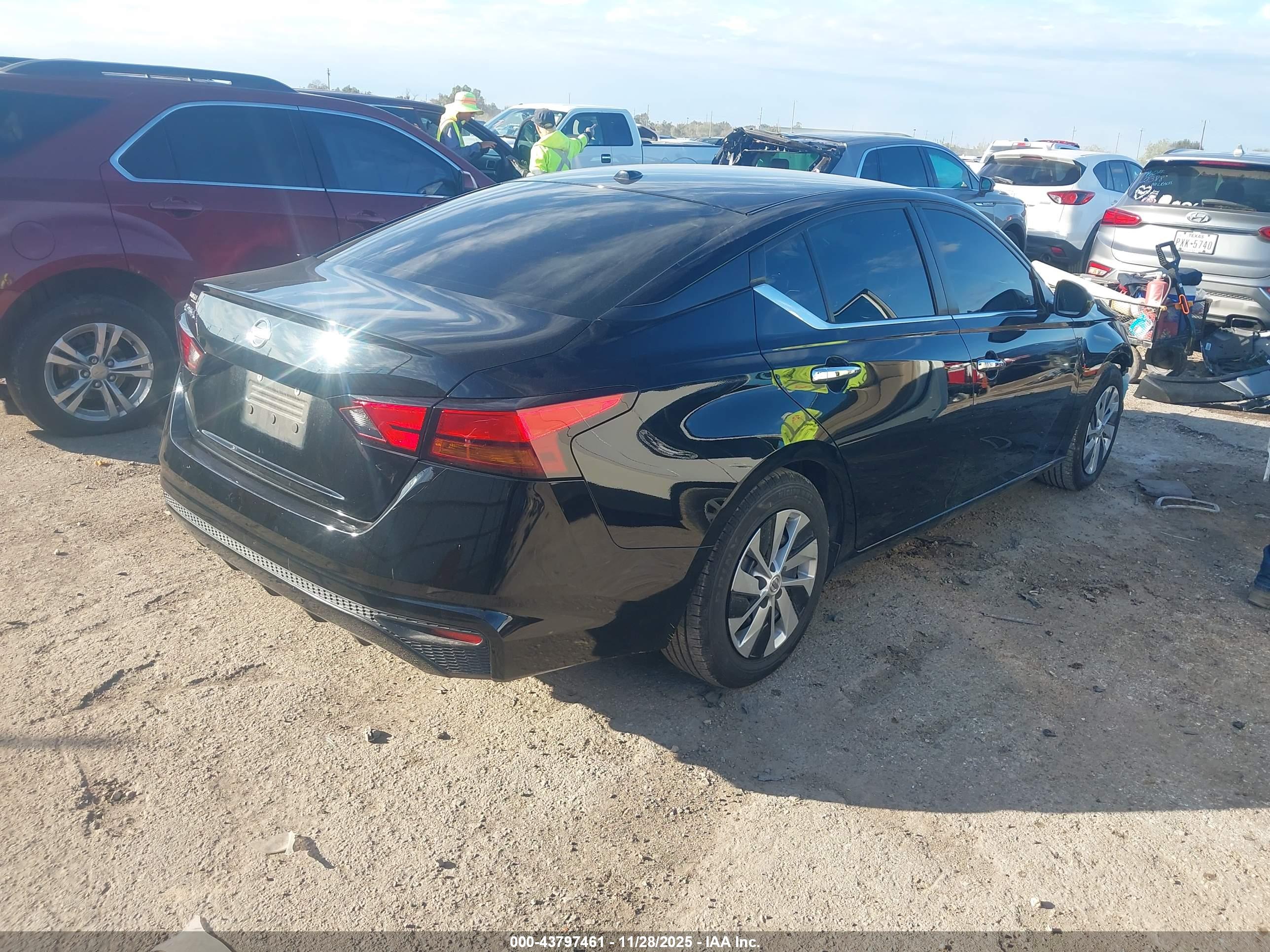 NISSAN ALTIMA image 4