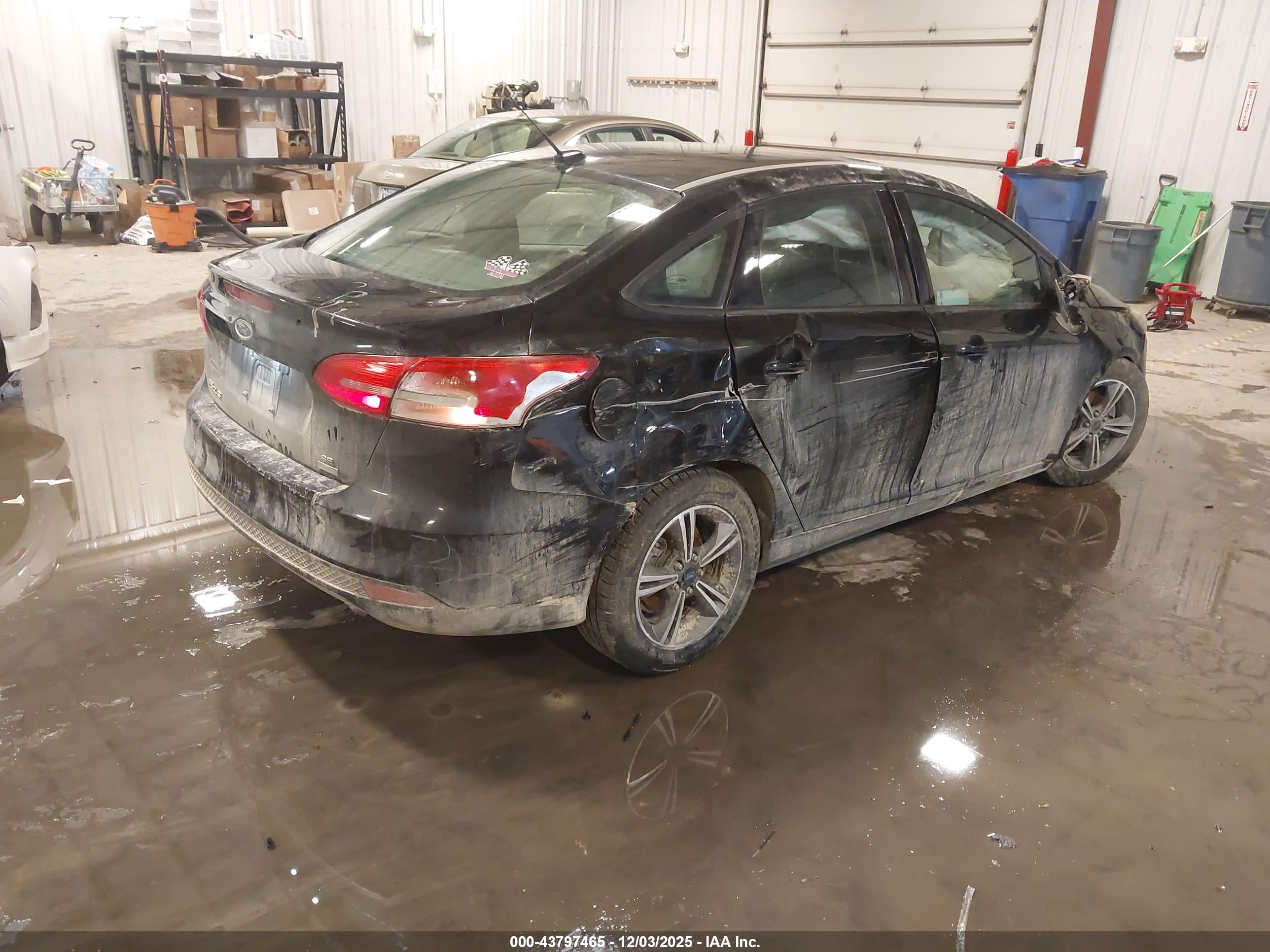 FORD FOCUS image 4