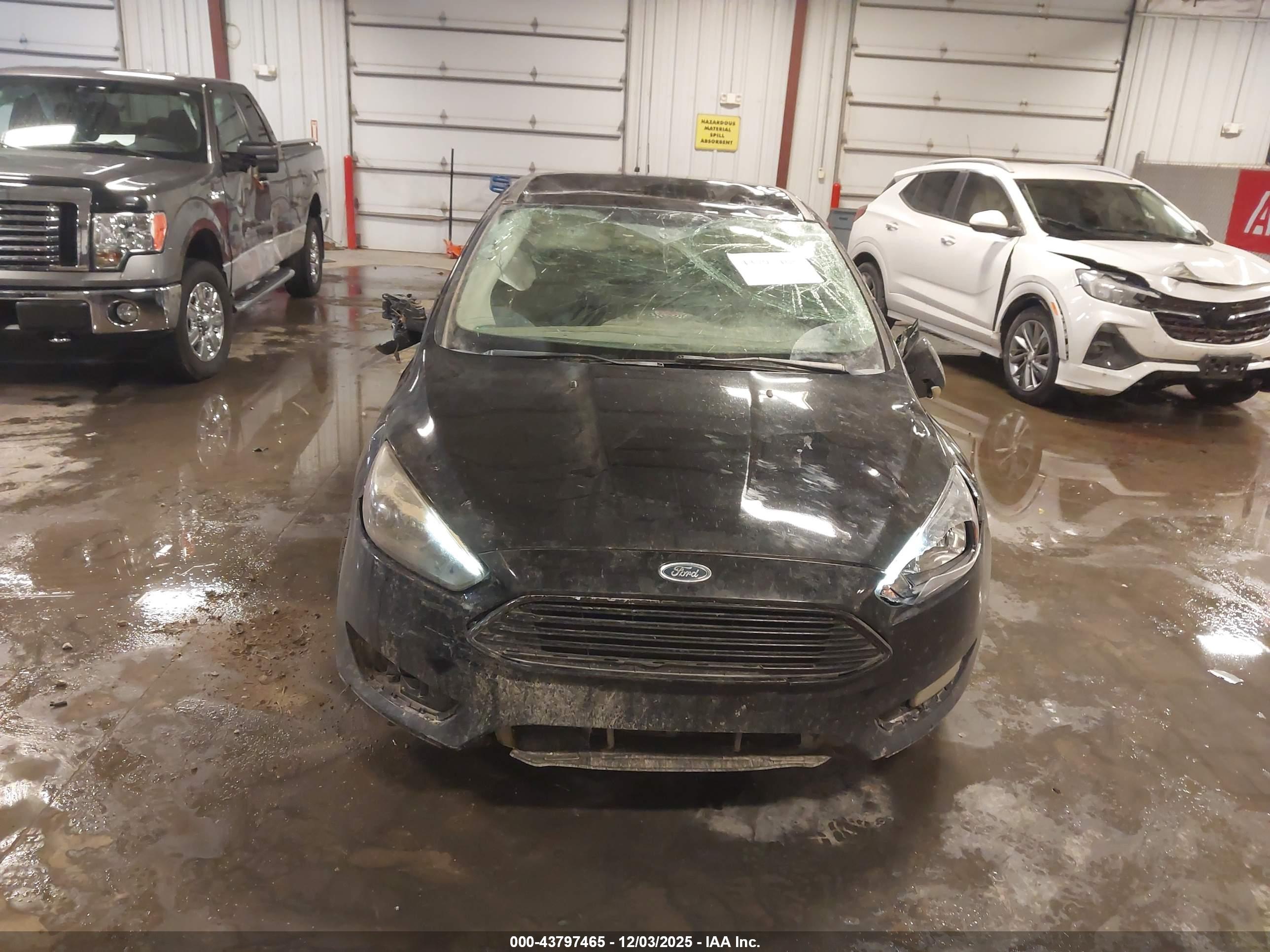 FORD FOCUS image 6