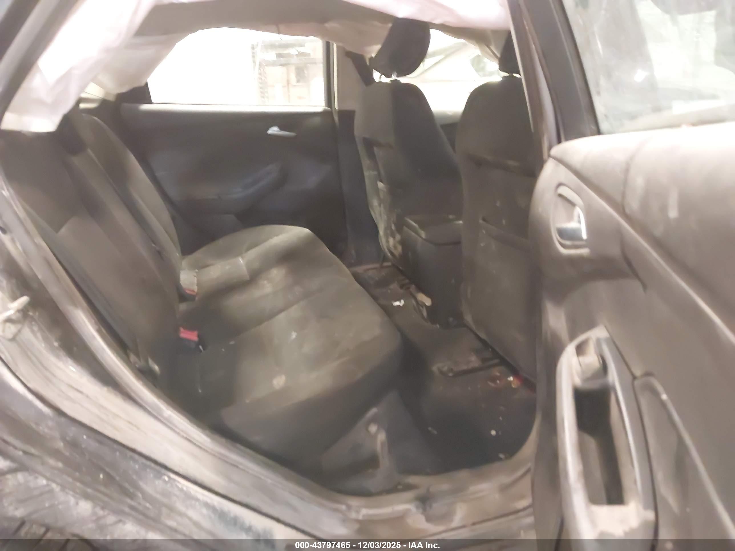 FORD FOCUS image 8