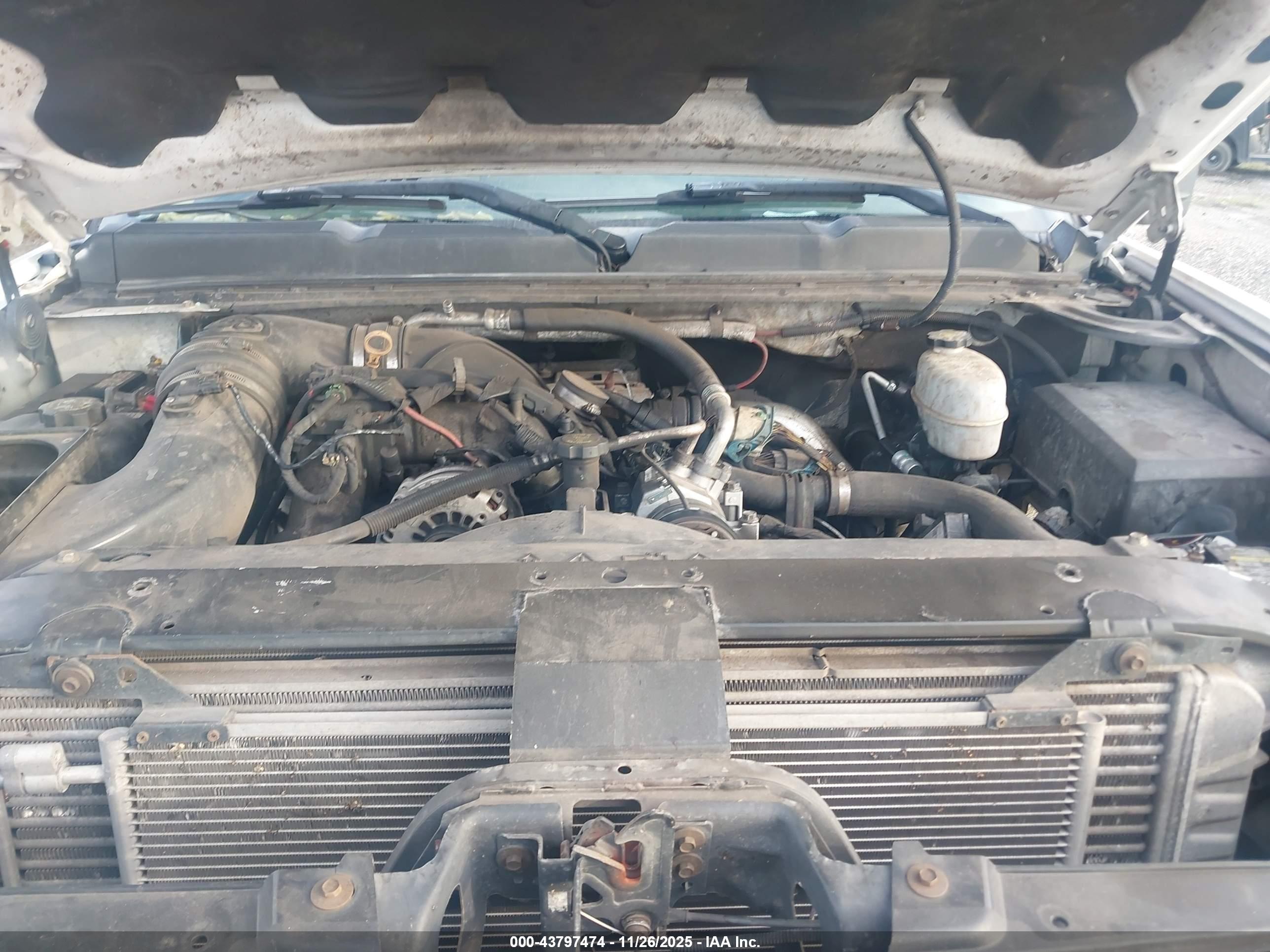 CHEVROLET SILVERADO image 10