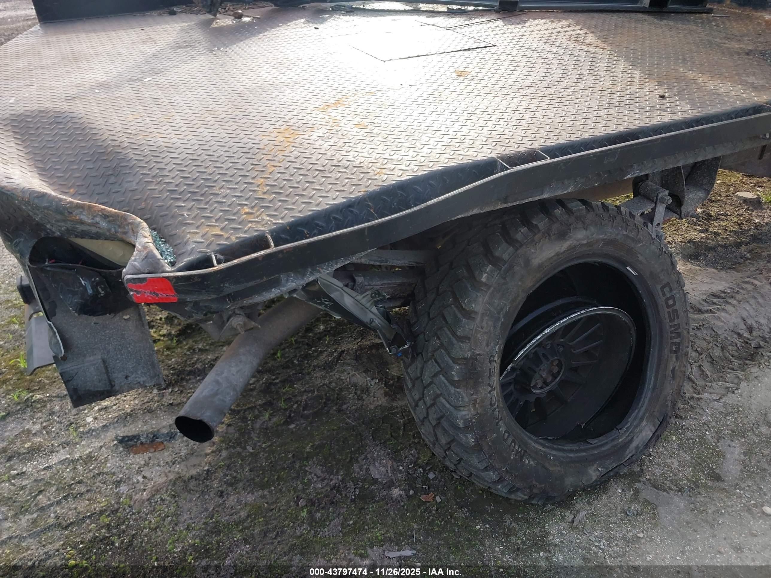 CHEVROLET SILVERADO image 6